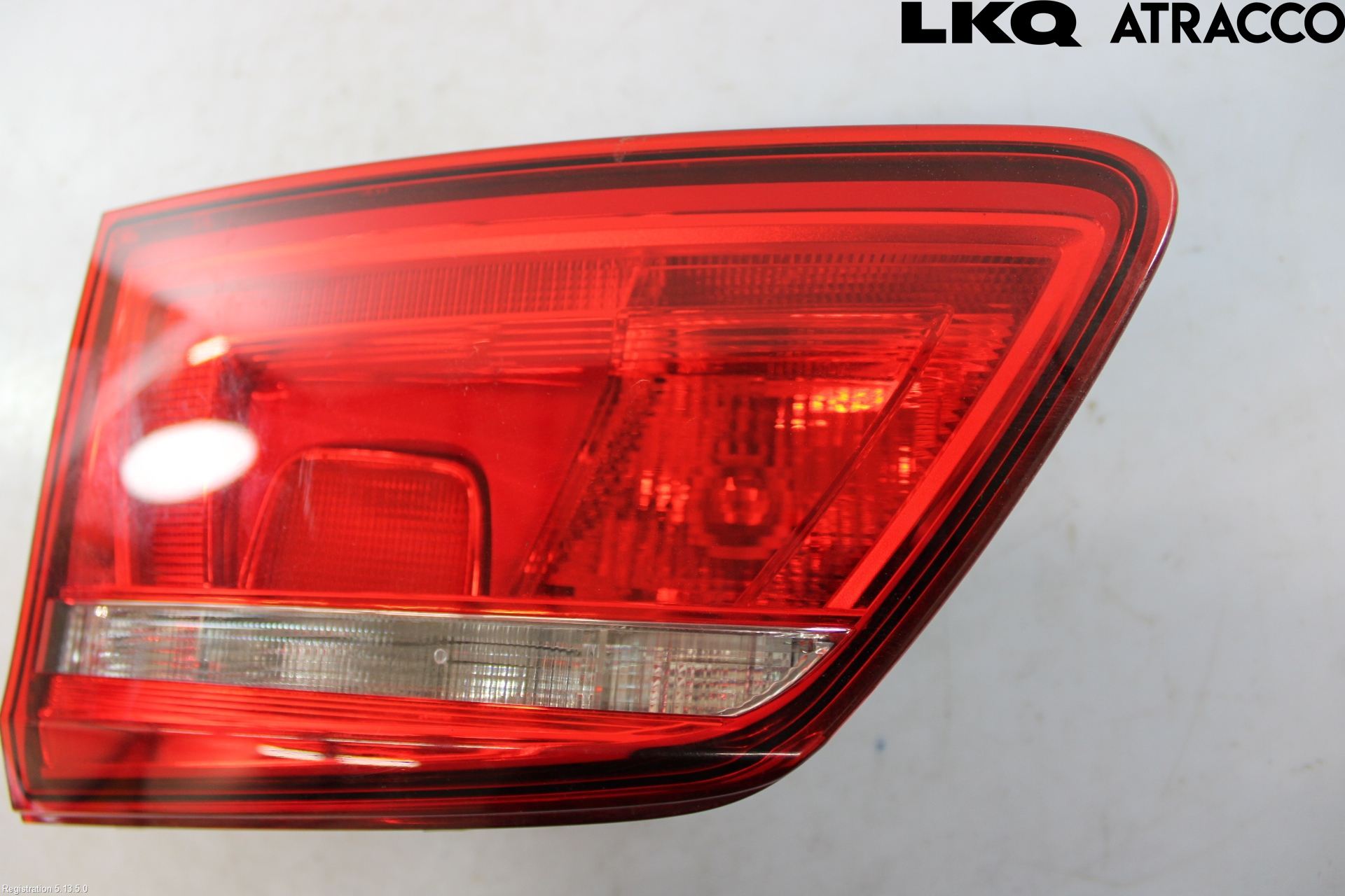Volkswagen VW GOLF SPORTSVAN 15-20 Baklykt Høyre  På Luke(Indre)
