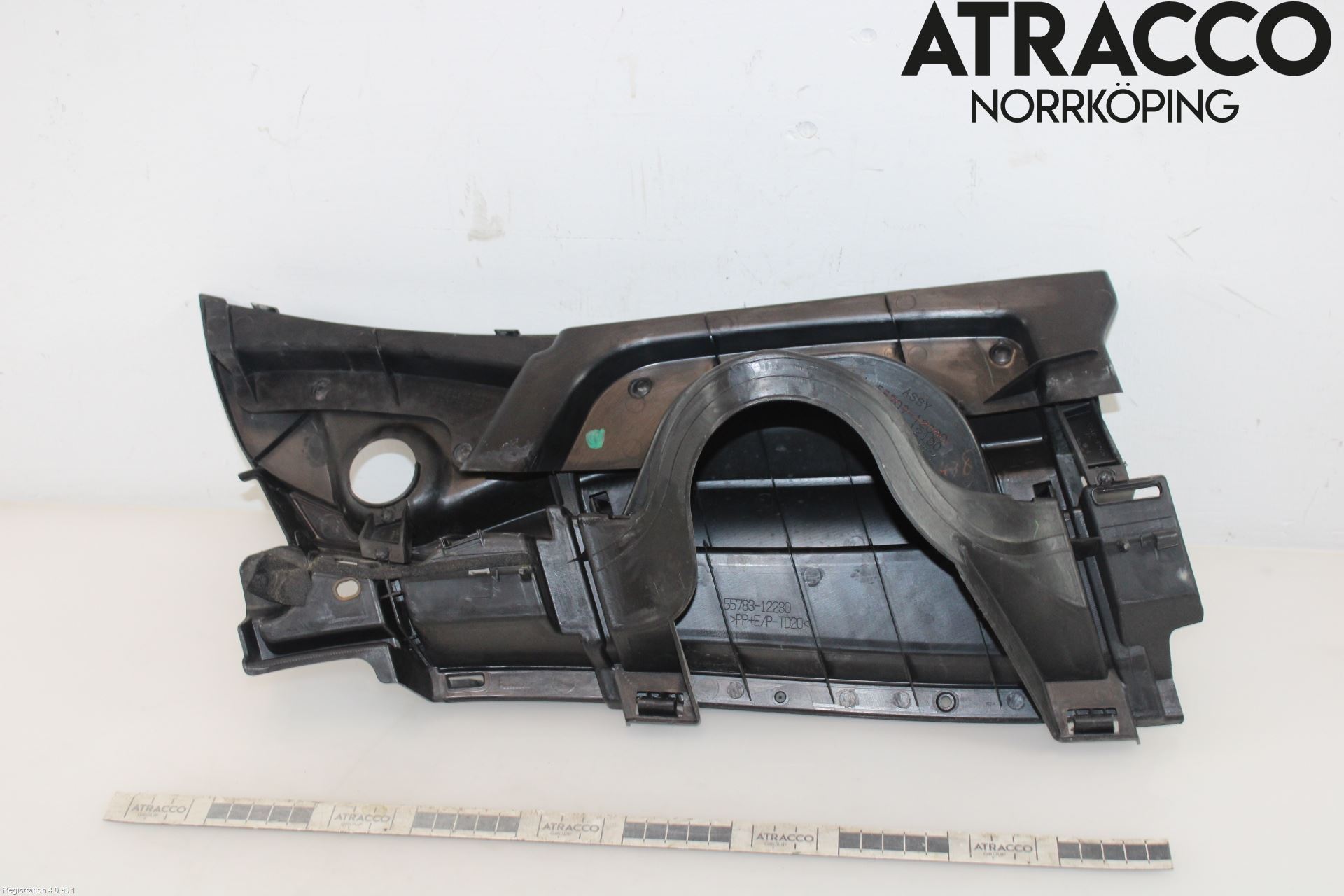 Toyota AURIS 07-09 Visker Deksel-Grill-Under Frr