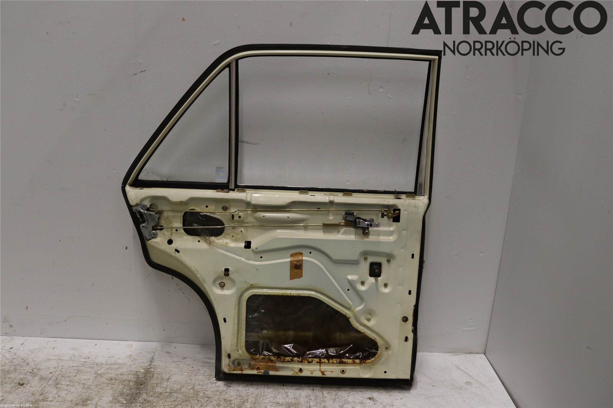 Mercedes-Benz MB COMPAKT  (W115) 68-76 Dør 4D Bak Venstre