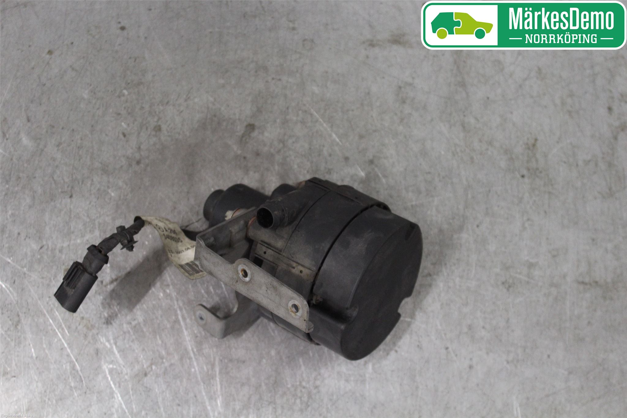 Mercedes-Benz MB C-KLASS (W204) 07-15 Luftpumpe - Eksosrensing
