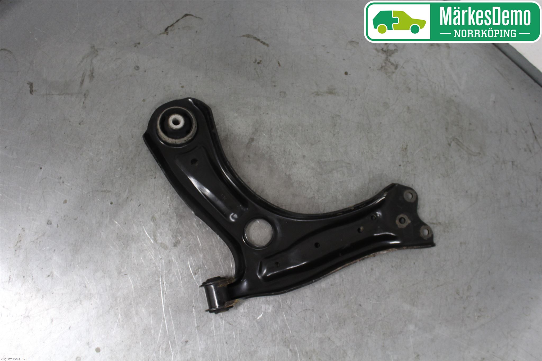 Volkswagen VW POLO 10-17 Bærearm Foran Høyre Nedre
