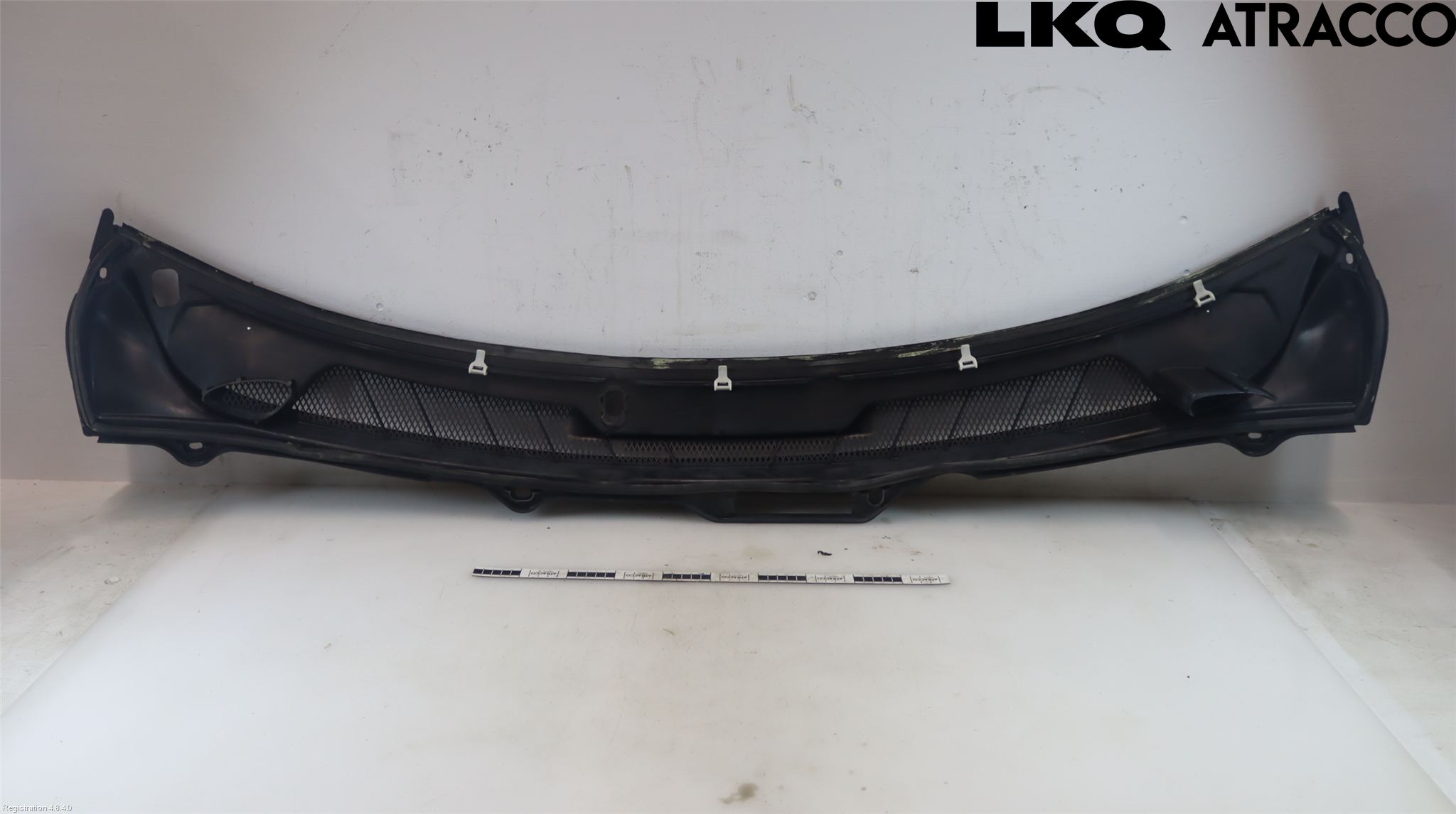 Volvo XC90 03-06 Visker Deksel-Grill-Under Frr