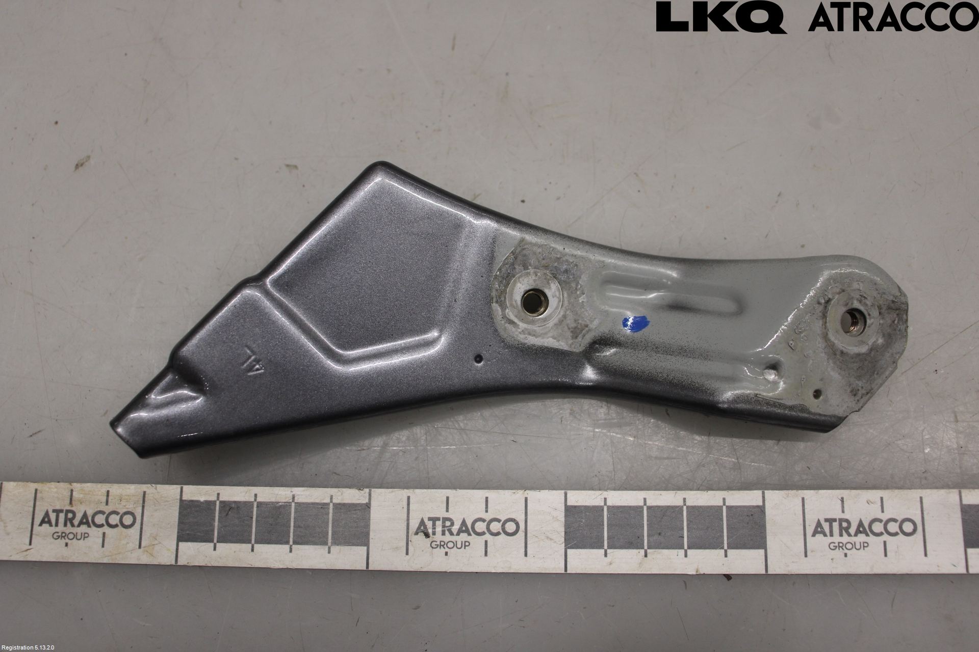 Lexus IS 250/350 14-20 Frontskjermfeste Venstre