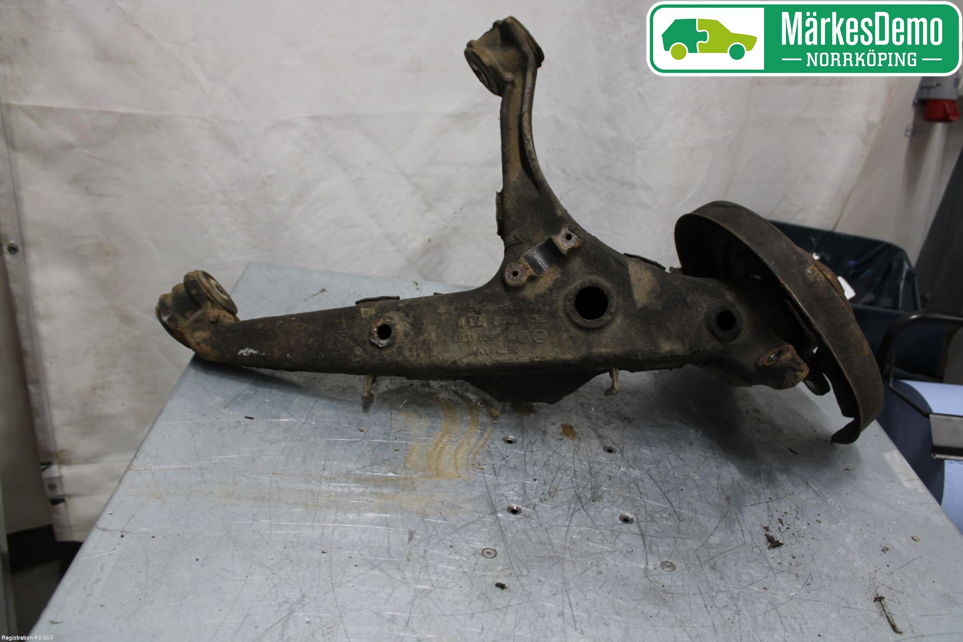 Volkswagen VW TRANSP/CARAVELLE (T5) 04-15 Bærearm Bak Venstre