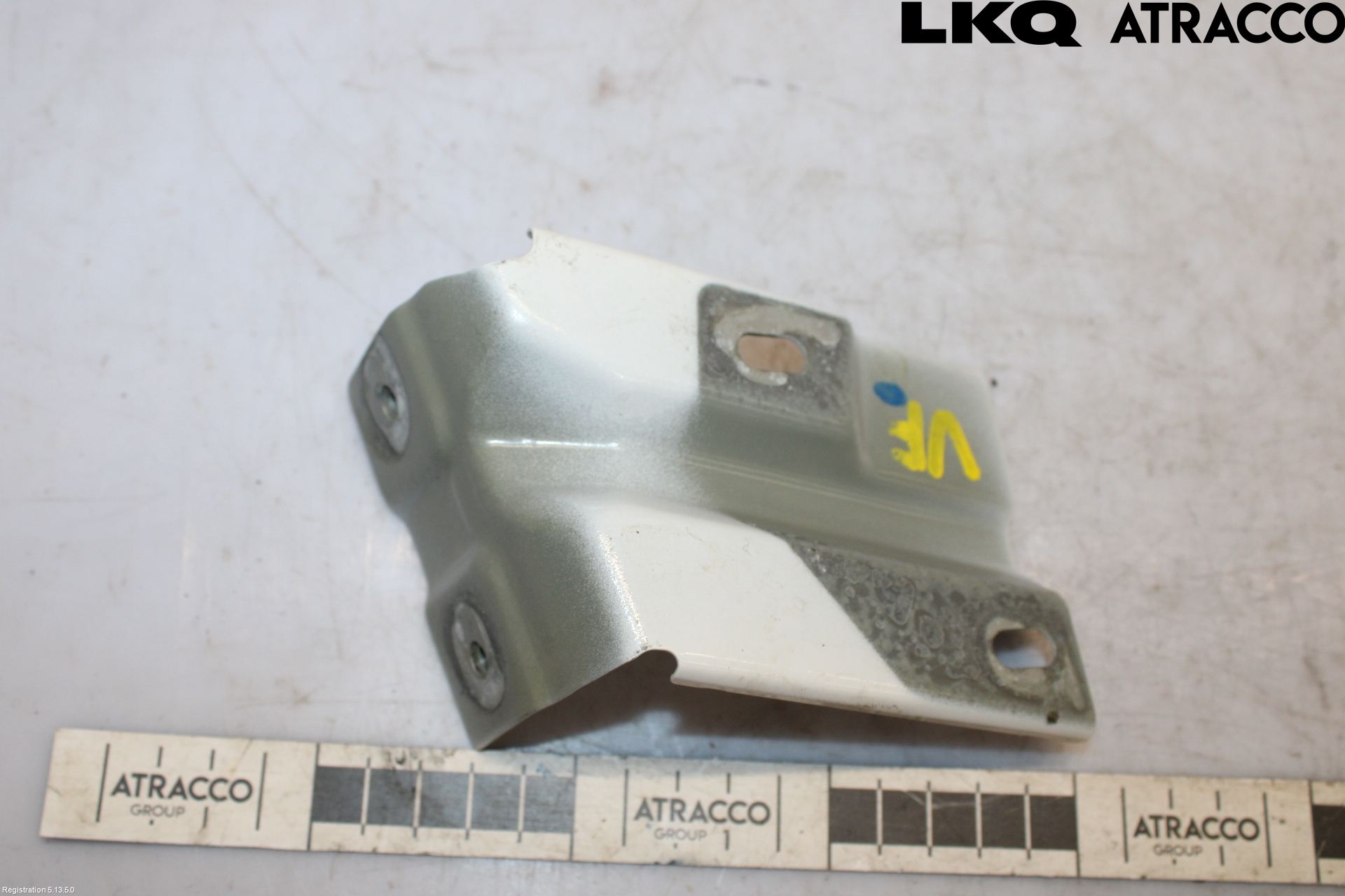Volkswagen VW CADDY 16-20 Frontskjermfeste Venstre