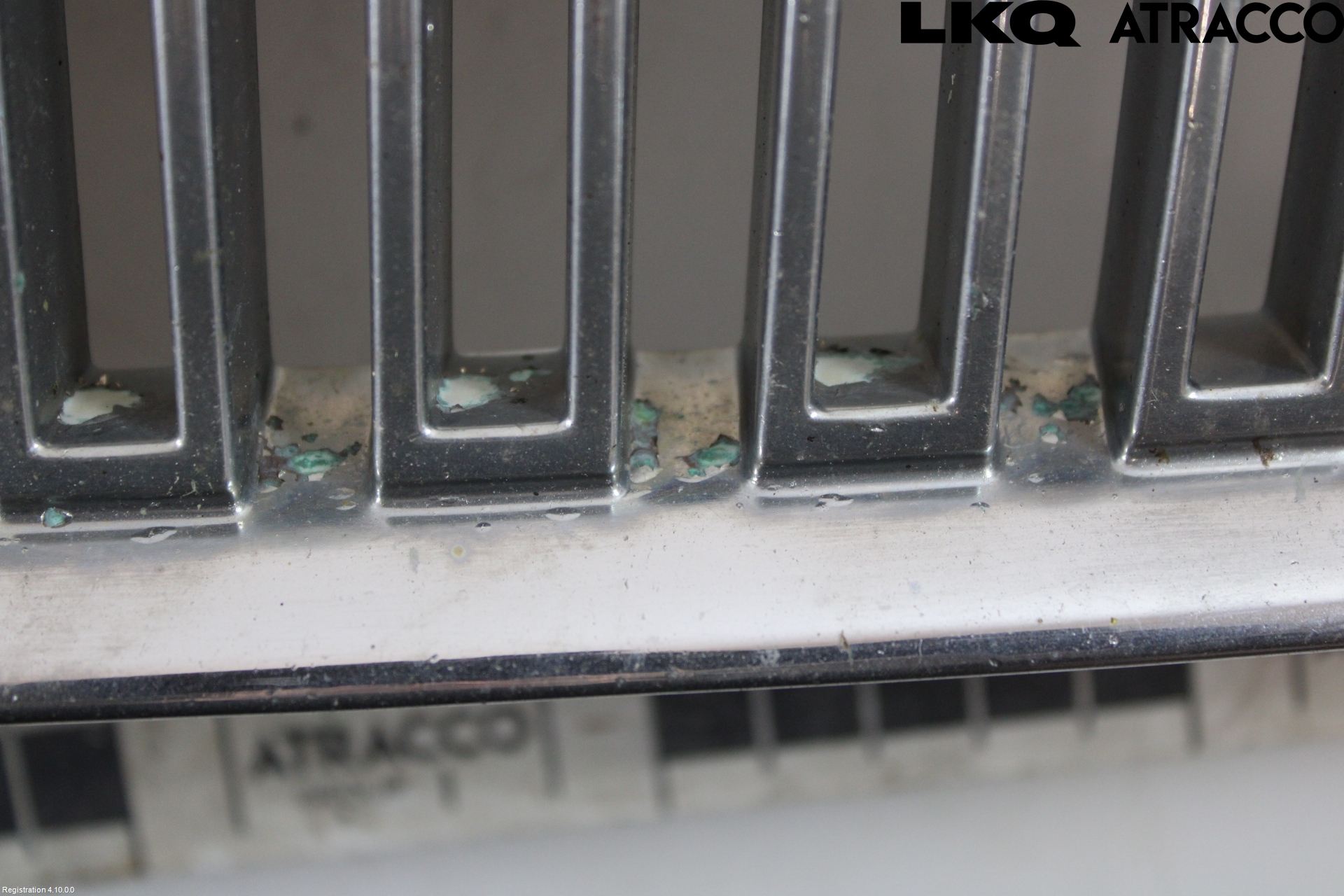 Volvo V70 00-04 Grill Komplett