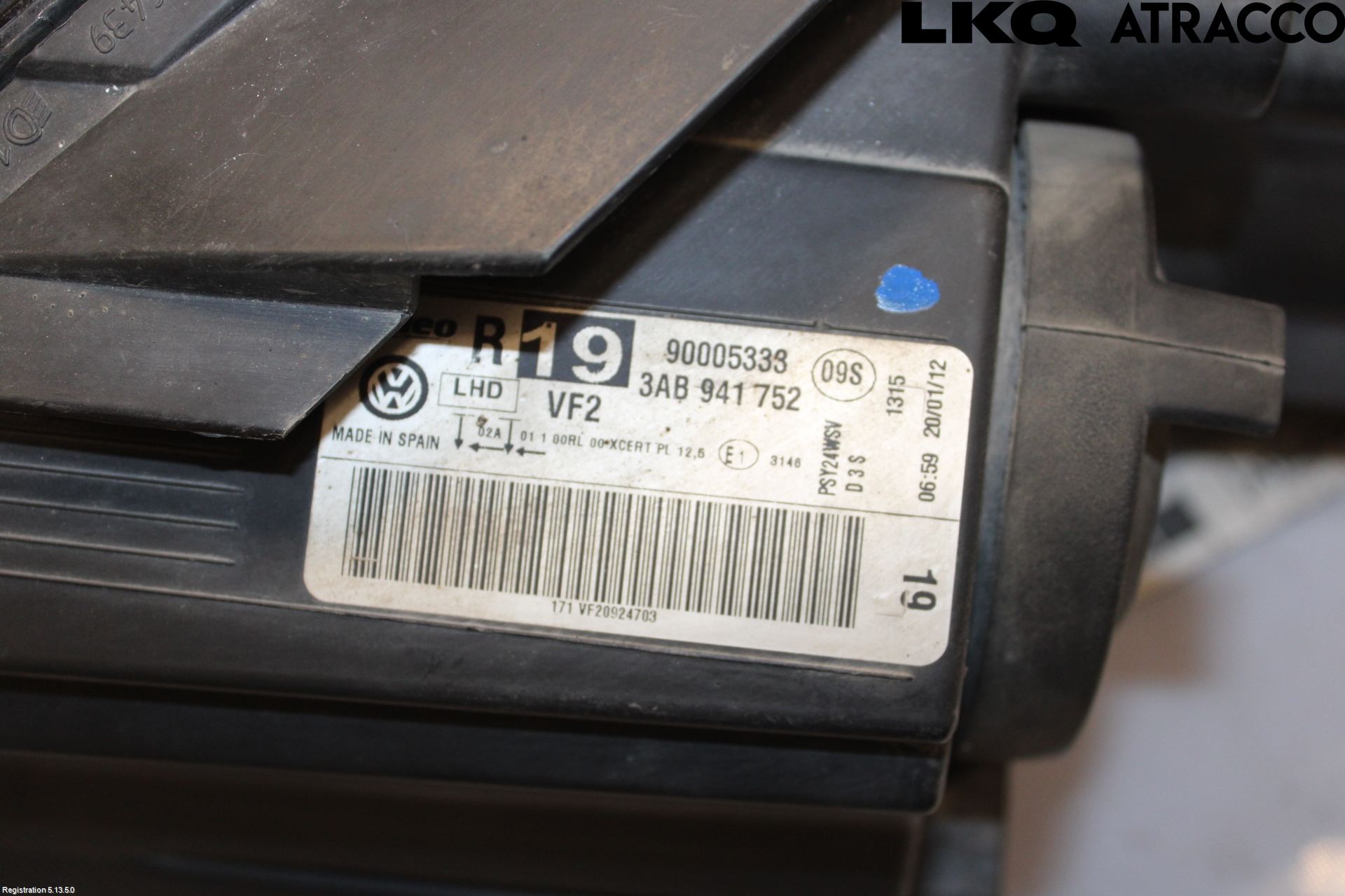 Volkswagen VW PASSAT 11-14 Frontlykt Høyre