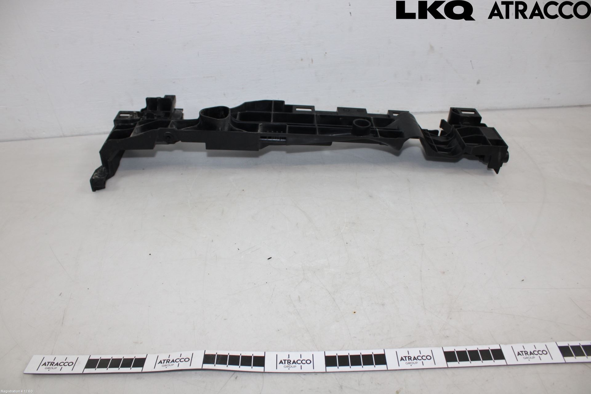 Mercedes-Benz MB C-KLASS (W206) 21- Radiator Feste - Ramme - Bjelk