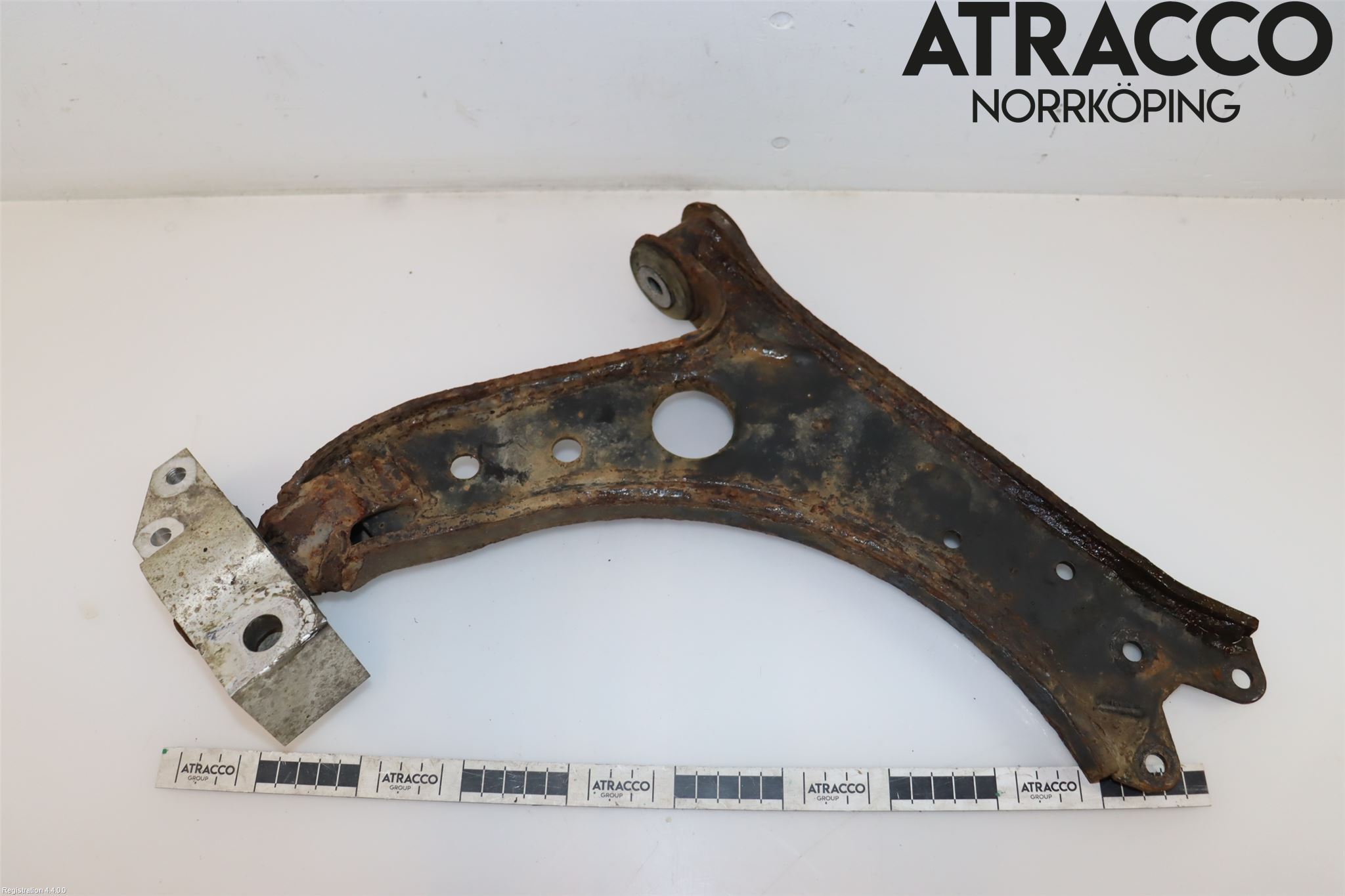 Volkswagen VW GOLF V 04-09 Bærearm Foran Høyre Nedre