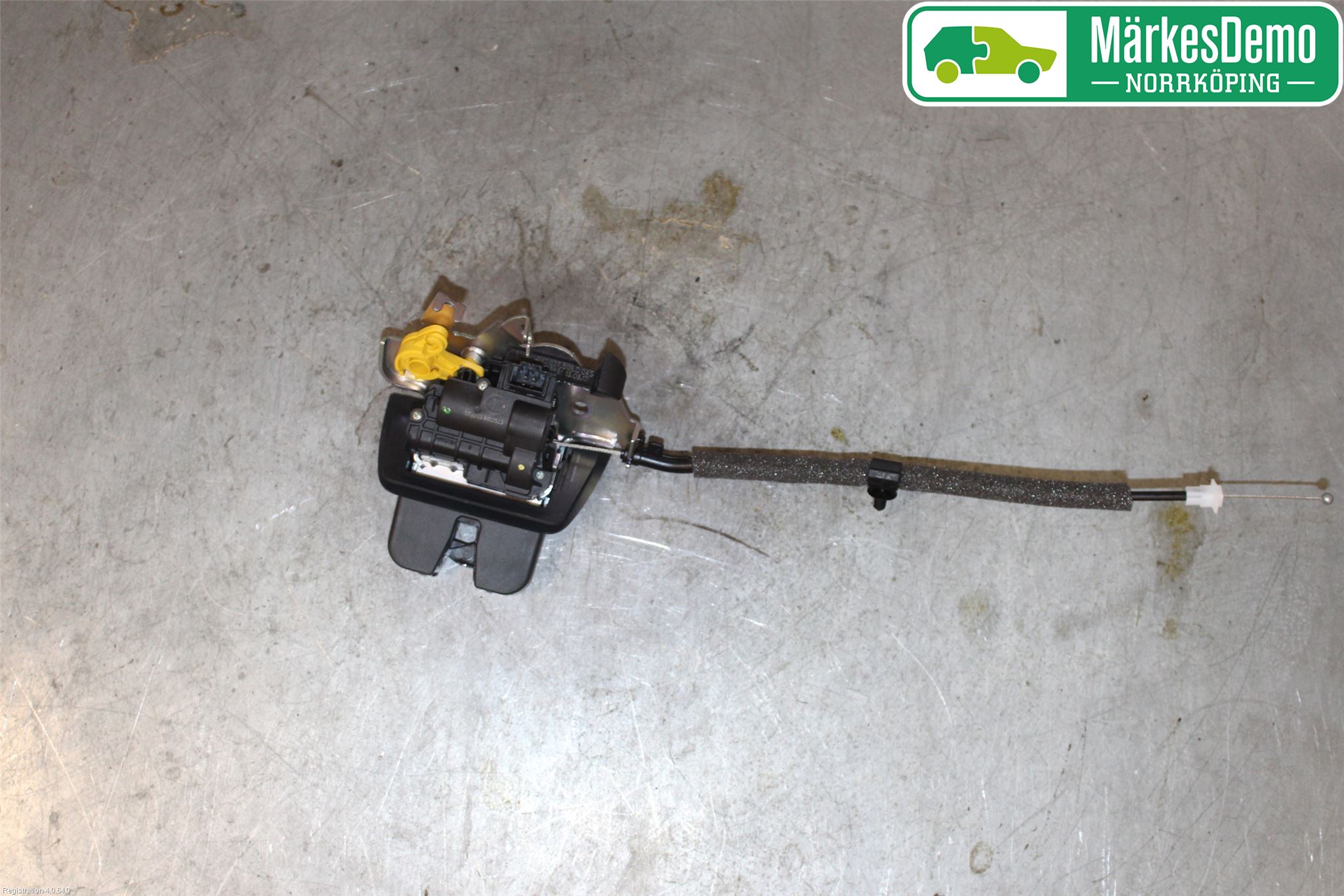 Audi A4/S4 B9 16-19 Bakluke-Lokk Låsekasse