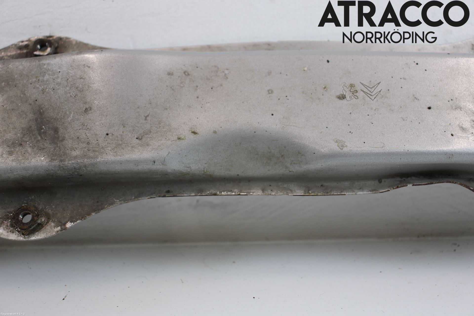 Toyota AYGO 06-14 Radiator Feste - Ramme - Bjelk