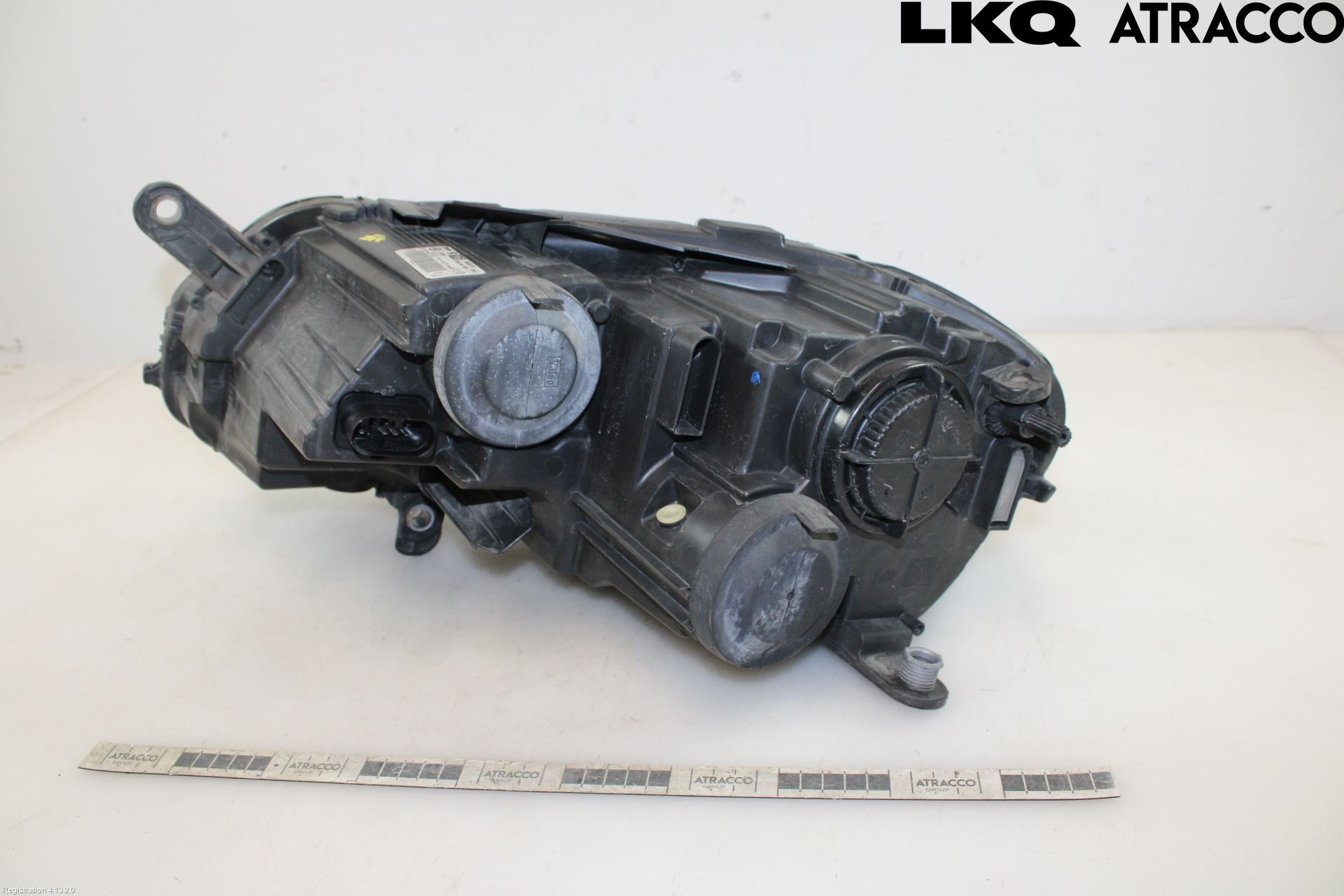 Volkswagen VW PASSAT 11-14 Frontlykt Høyre