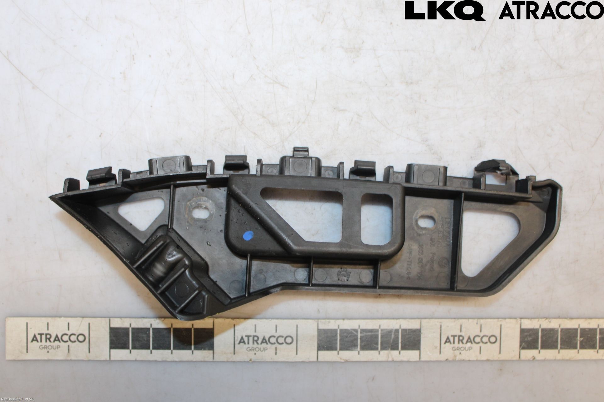 Volkswagen VW CADDY      04-10 Støtfangerfeste Foran Høyre
