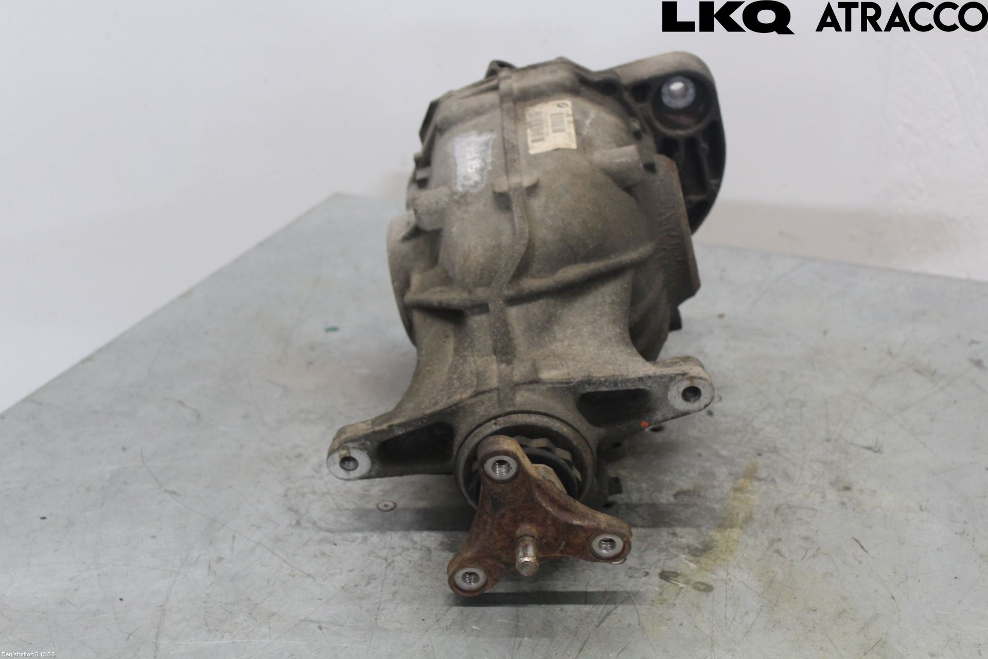 BMW 5 F10/F11/F18 09-17 Bakaksel Kardang Bak -Diff