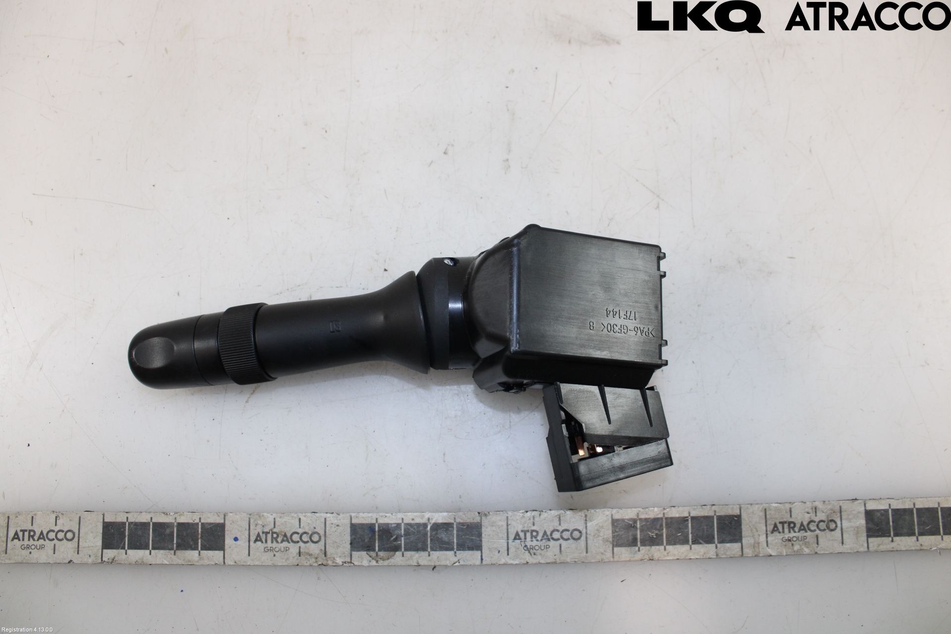 Toyota AVENSIS 16-18 Bryter Ratt Visker - Spyler