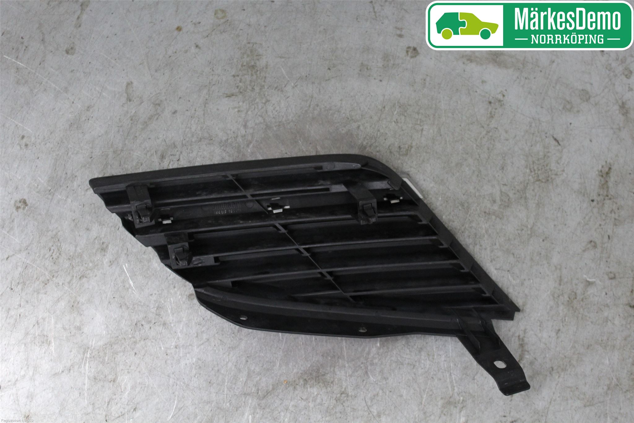 Nissan PRIMERA 02-07 Grilldel Venstre