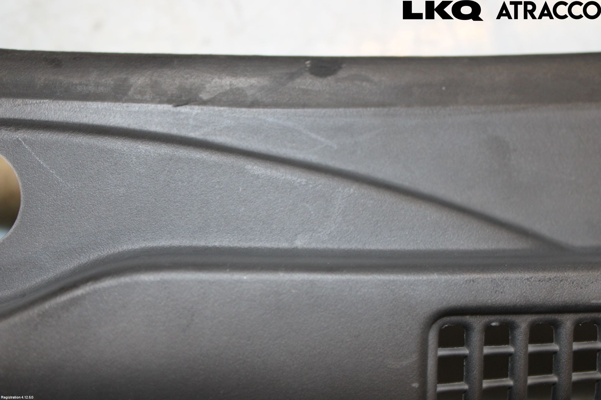 Volvo V50 04-07 Visker Deksel-Grill-Under Frr