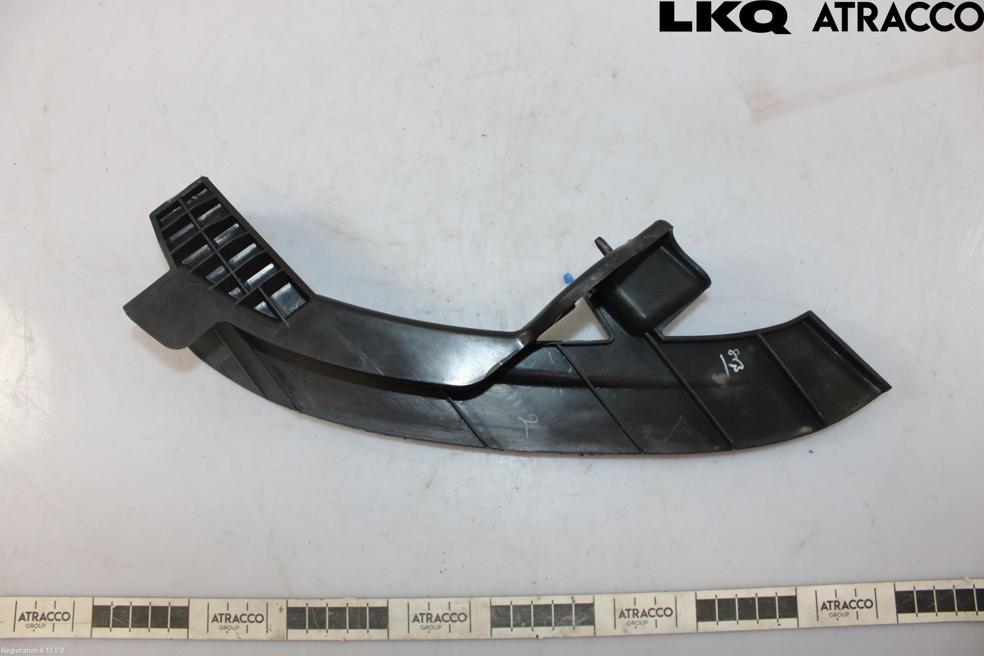 Hyundai i20 PB 09-14 Frontlykt Holder-Feste