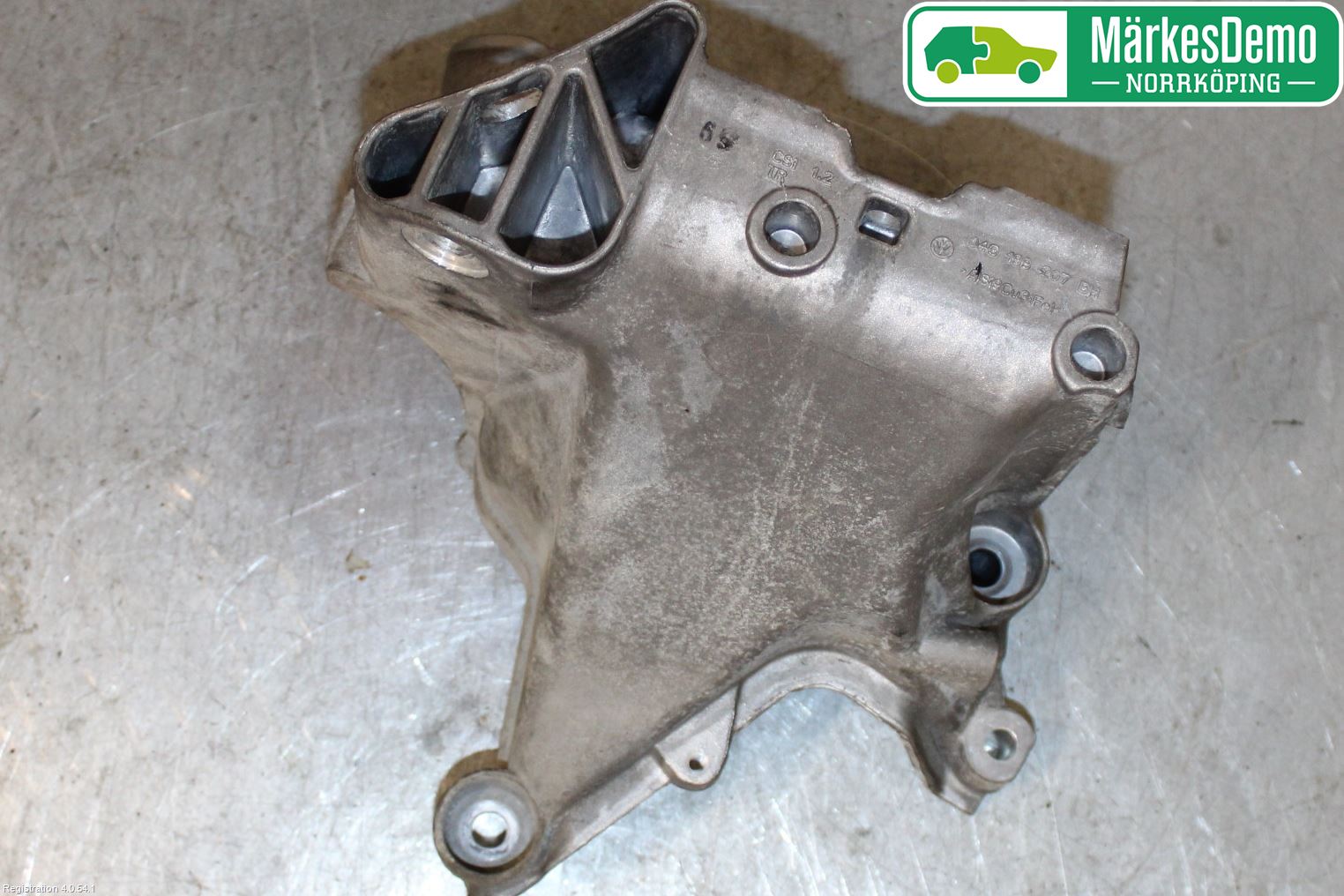 Volkswagen VW GOLF / E-GOLF VII 13-20 Motor Feste Stål-Alu
