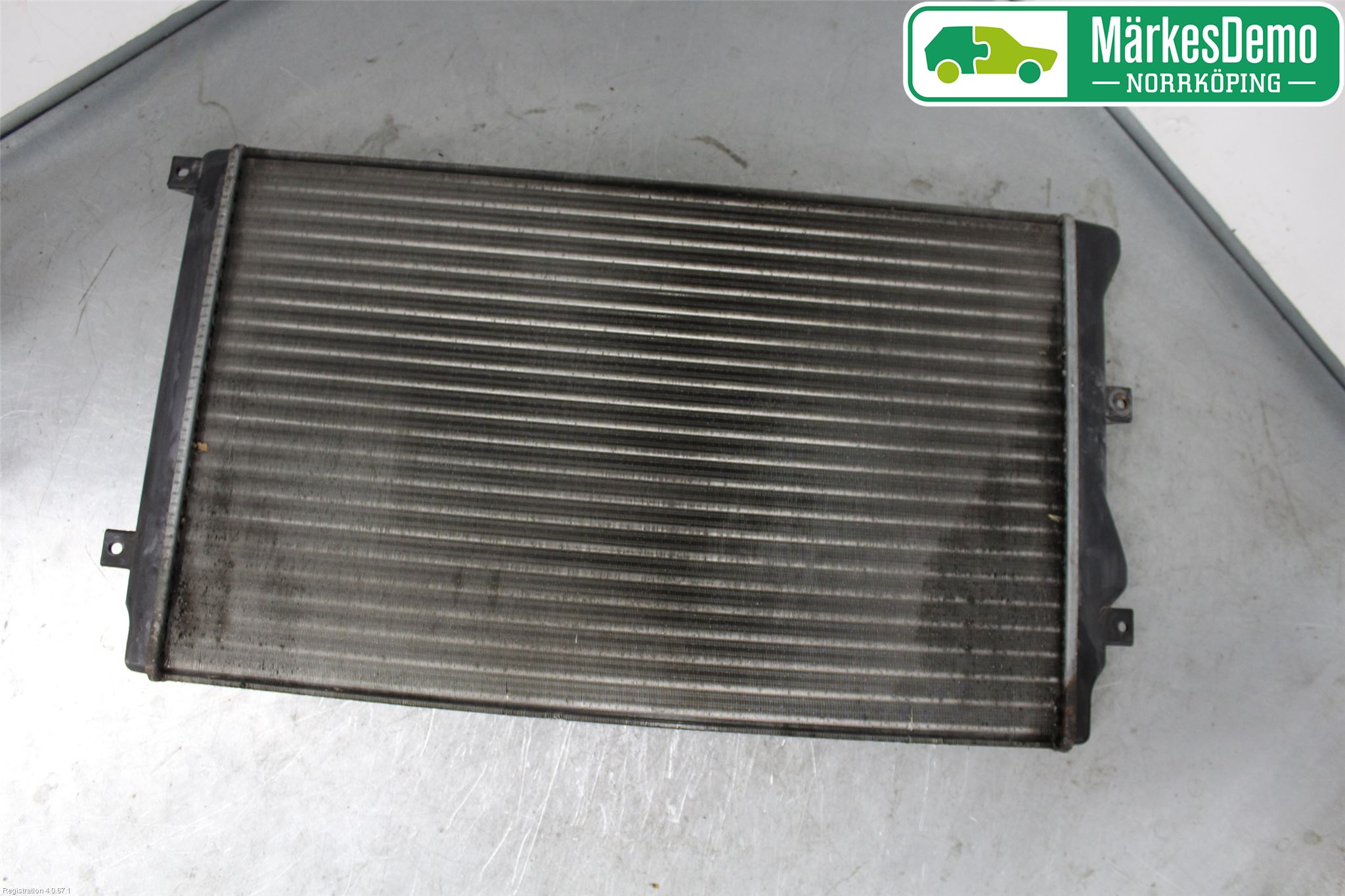 Volkswagen VW CADDY 11-15 Radiator Manuell