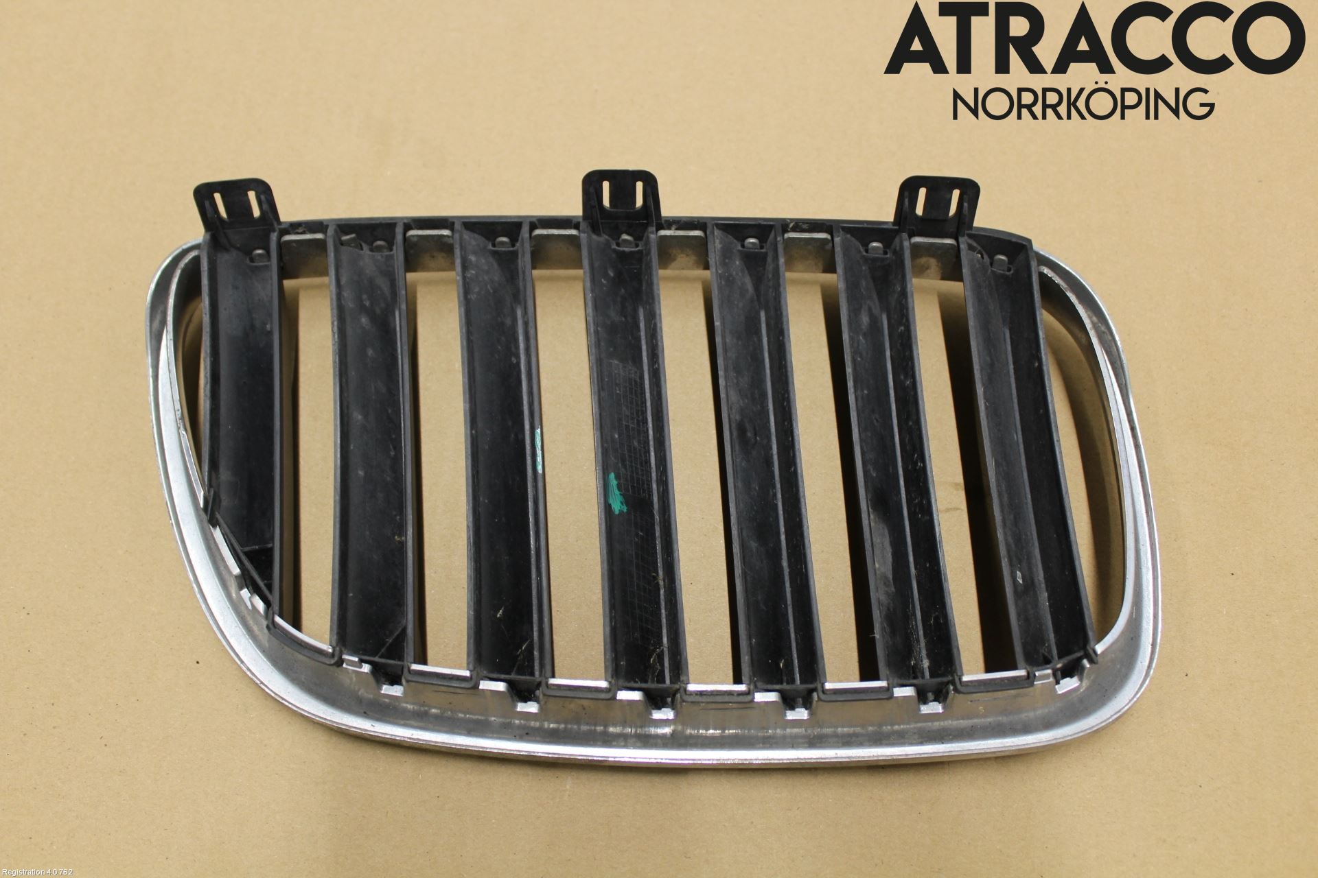 BMW X3 E83     03-10 Grilldel Venstre