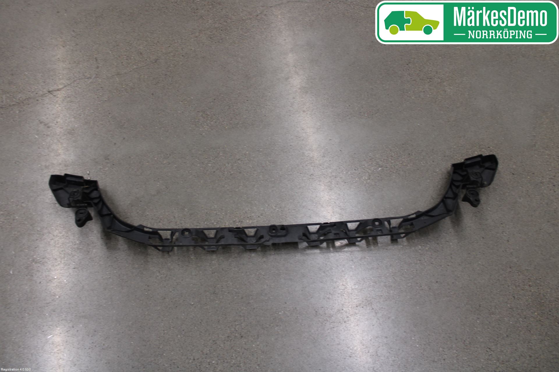 Jaguar XE (X760) 15-24 Støtfanger Bak Deform Element