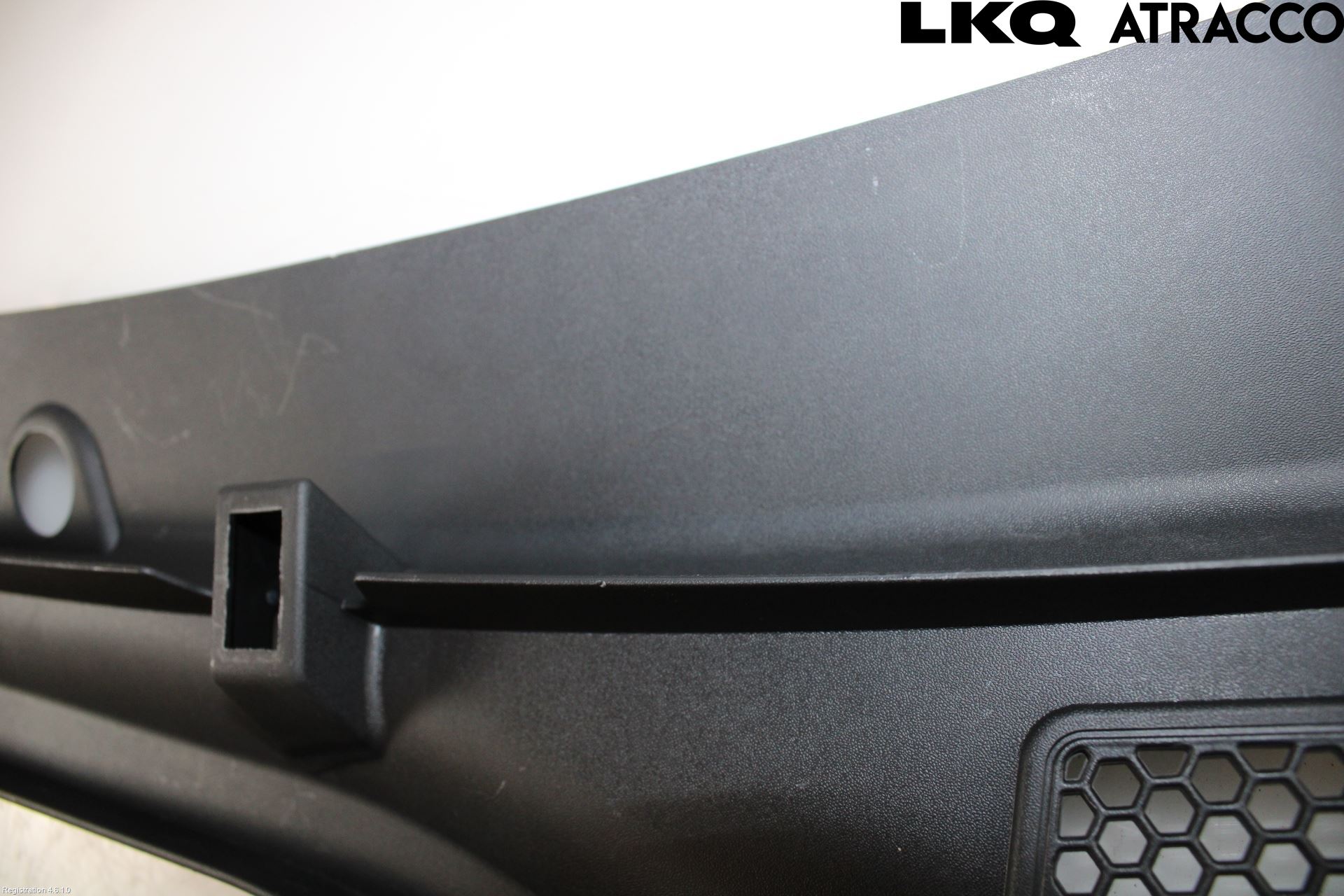 Skoda OCTAVIA (NX) 20- Visker Deksel-Grill-Under Frr