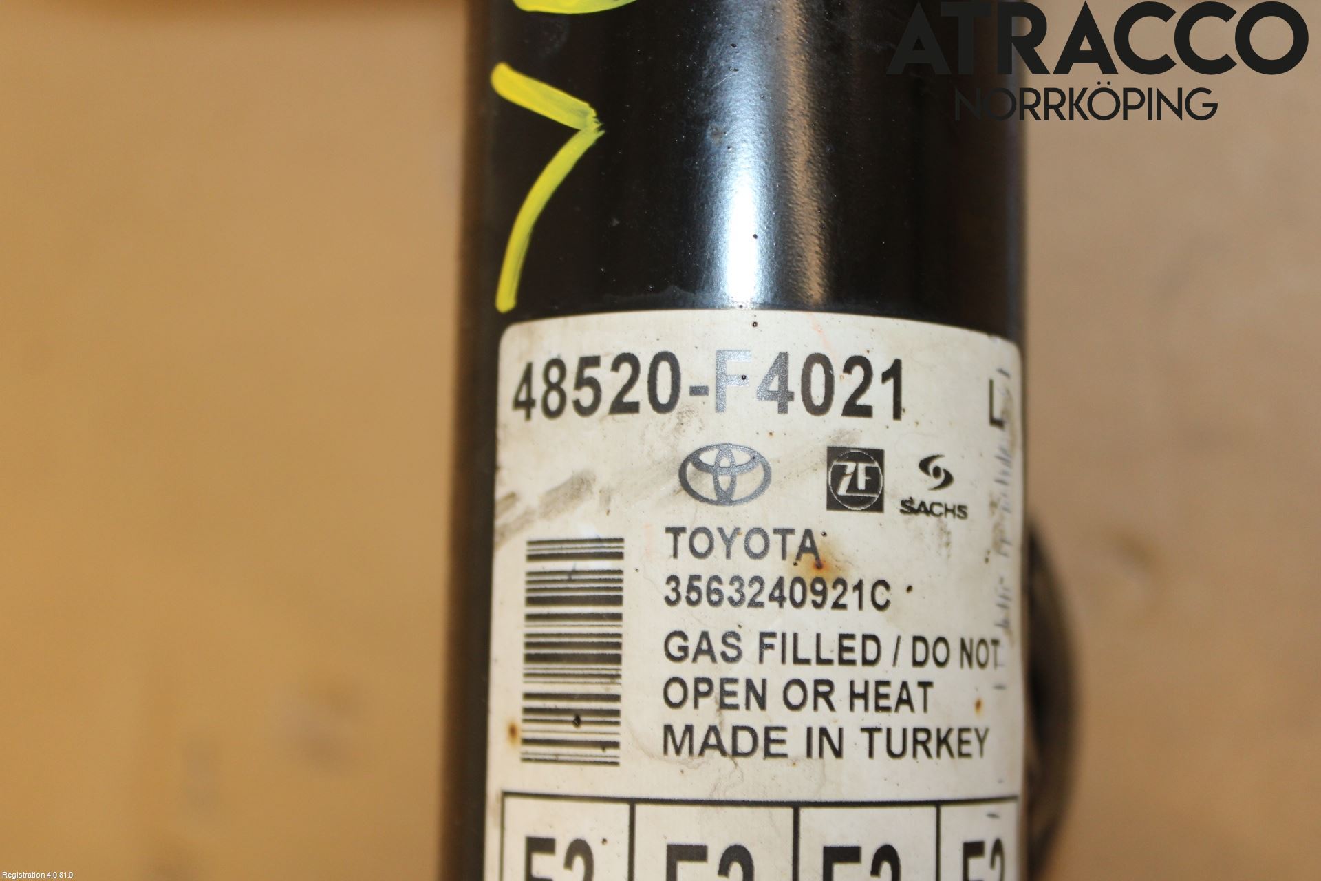 Toyota C-HR 16-23 Fjærbein Foran Venstre