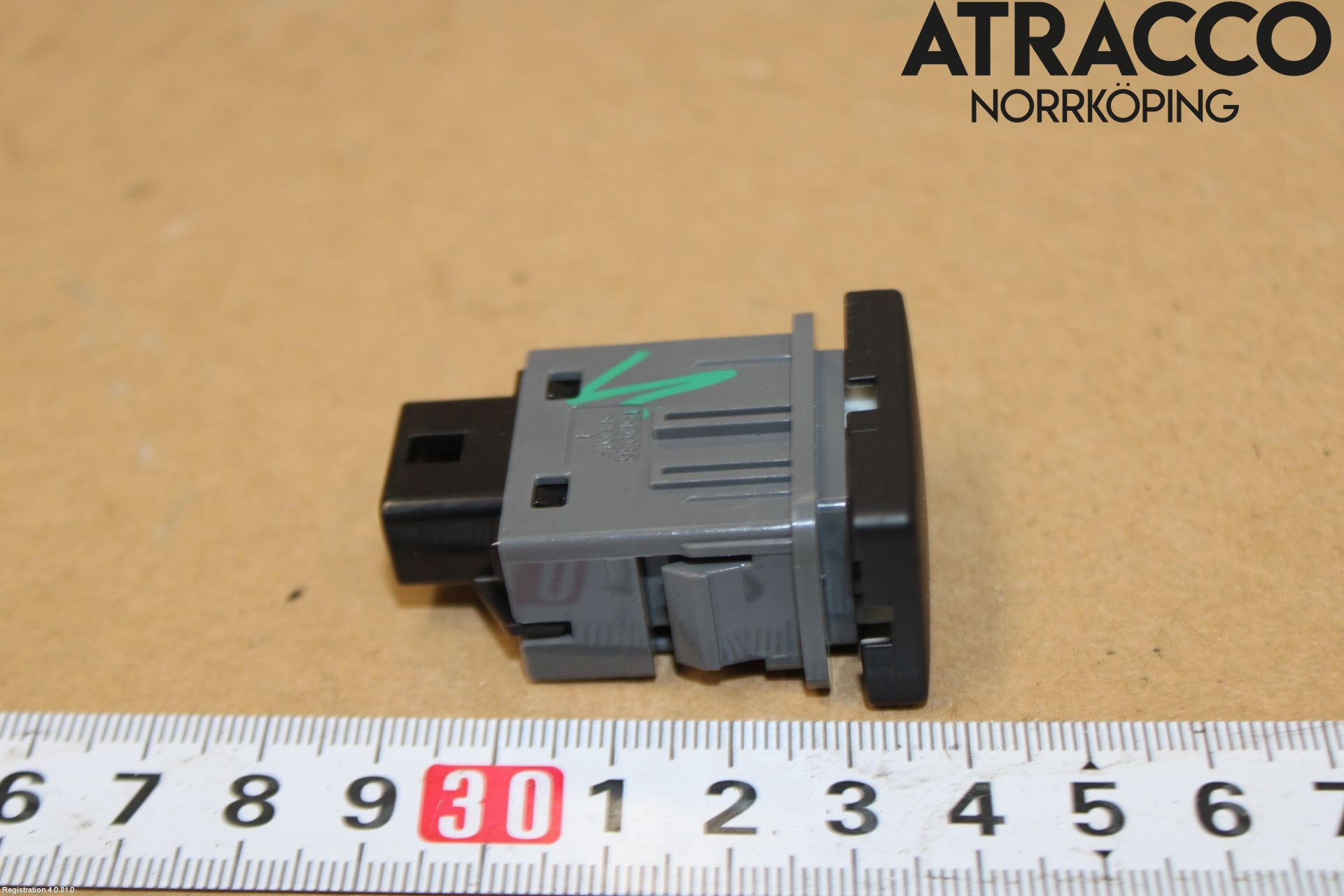 Toyota C-HR 16-23 Bryter Drivstoff Tankluke