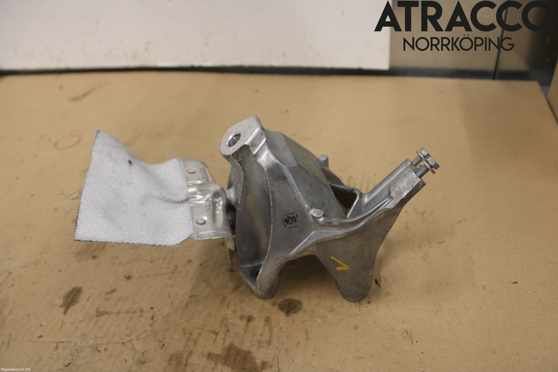 Audi A6 F2/C8 19- Motor Feste Stål-Alu