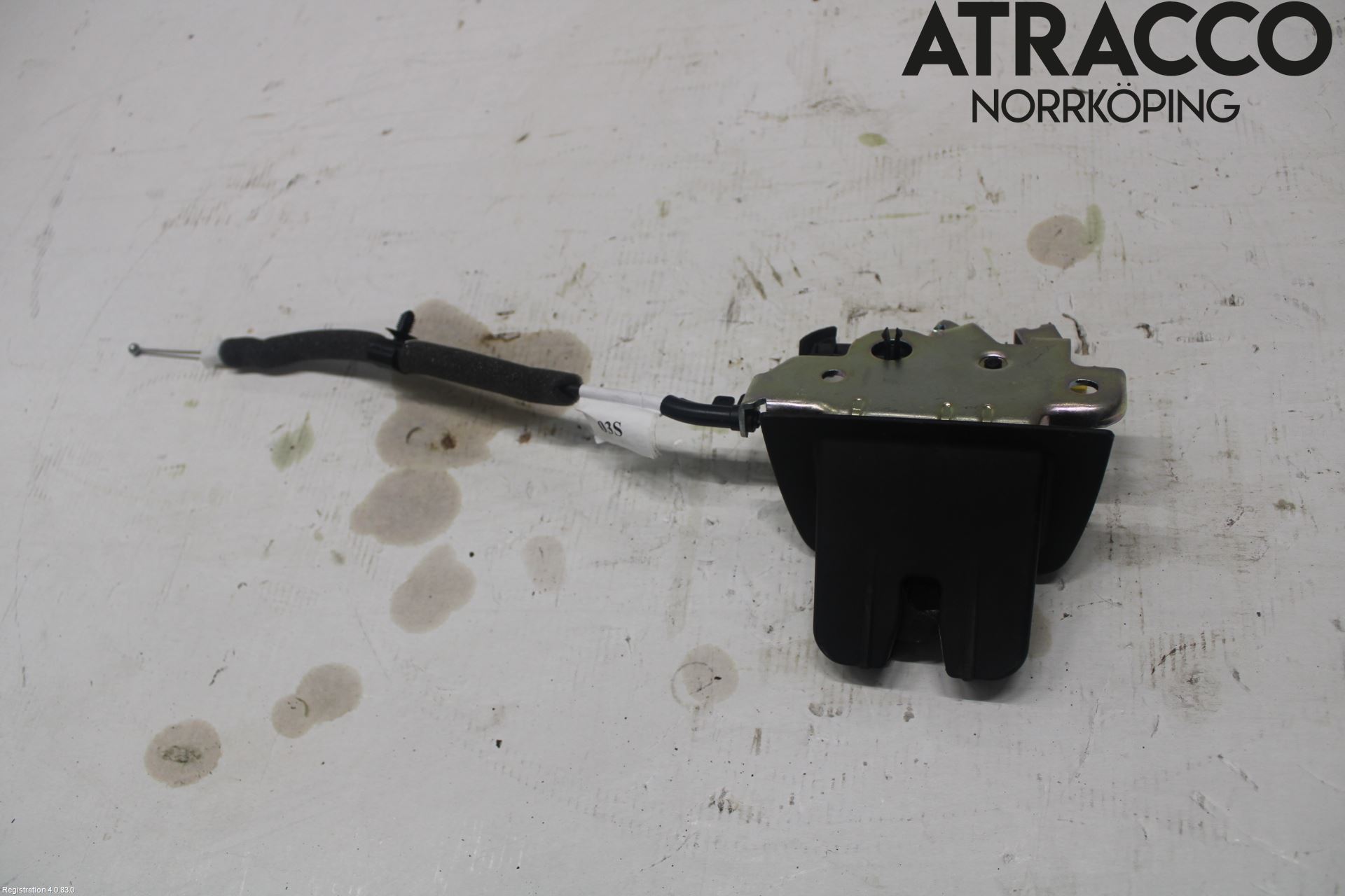 Audi A4/S4 B9 16-19 Bakluke-Lokk Låsekasse
