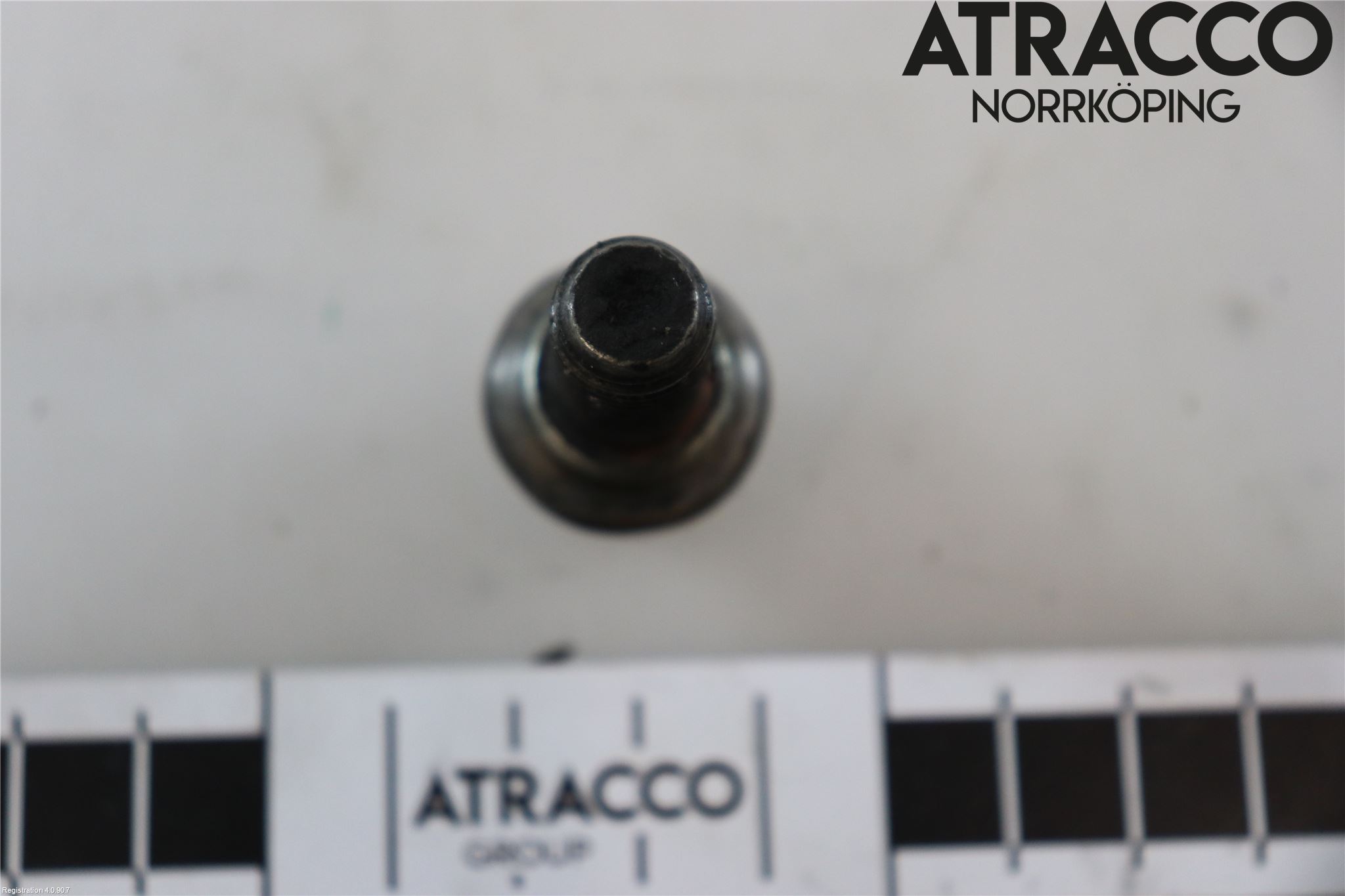 Mercedes-Benz MB 200-300  (W123) 76-86 Hjulmutter - Bolt - Sett