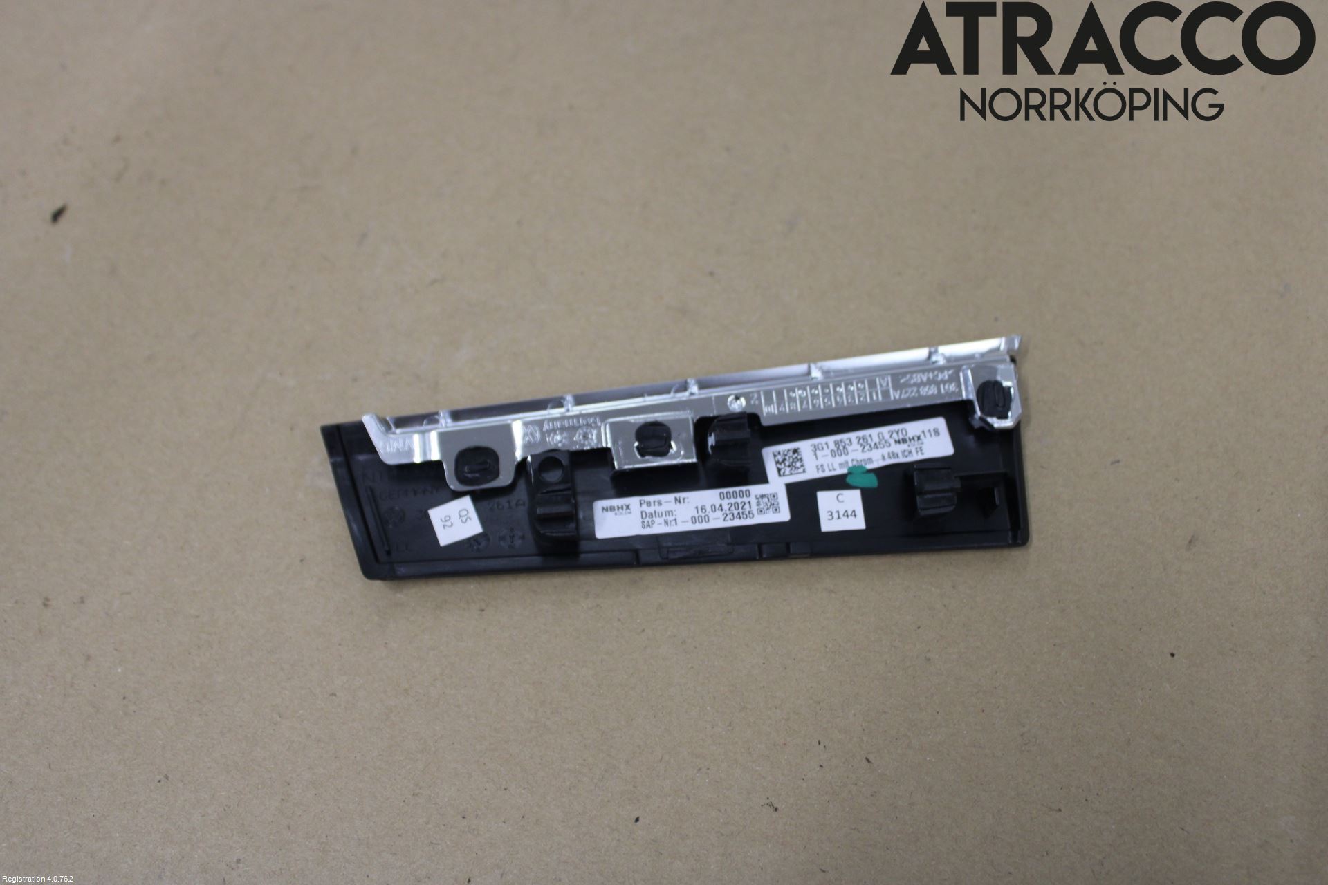 Volkswagen VW PASSAT 20-24 Innr Dekor Instrbord