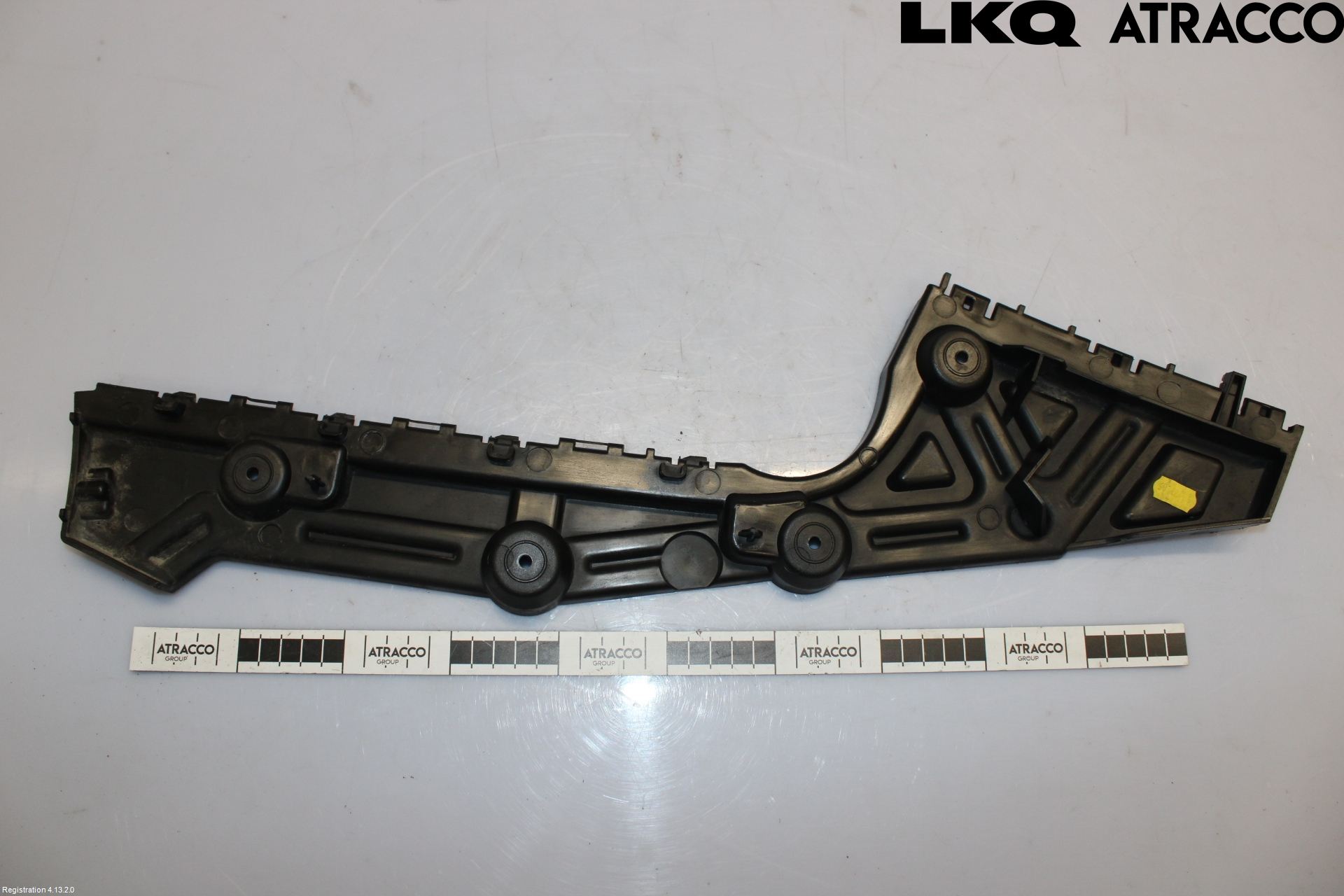 Nissan NV300 16-22 Støtfangerfeste Bak Høyre