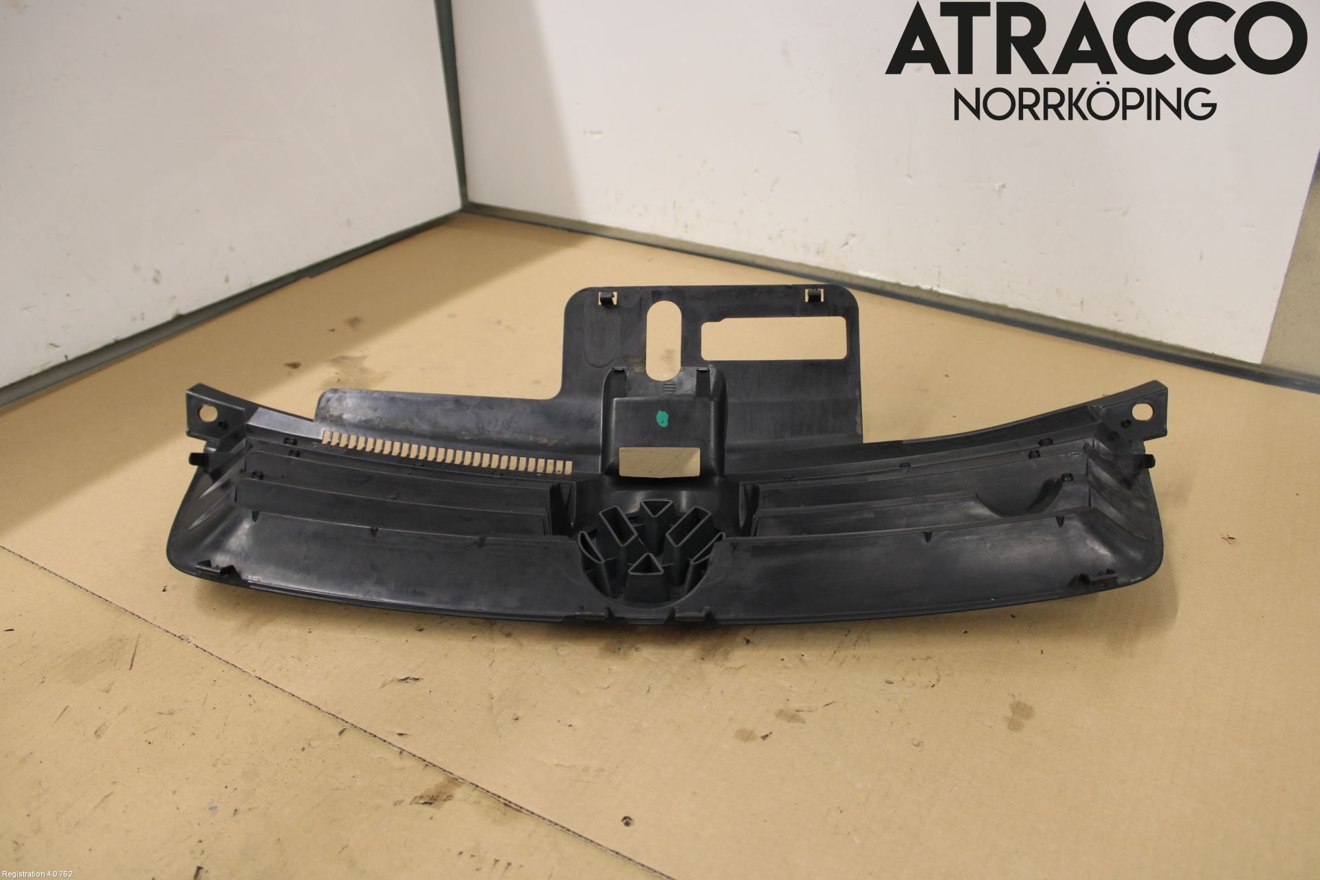 Volkswagen VW POLO 02-05 Grill Komplett