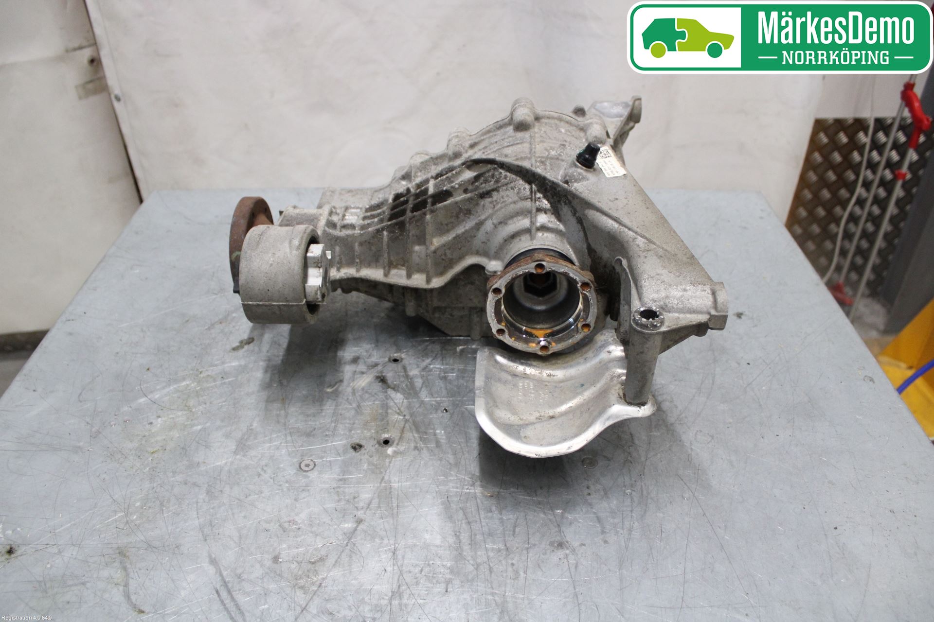 Audi A4/S4 B9 16-19 Bakaksel Kardang Bak -Diff