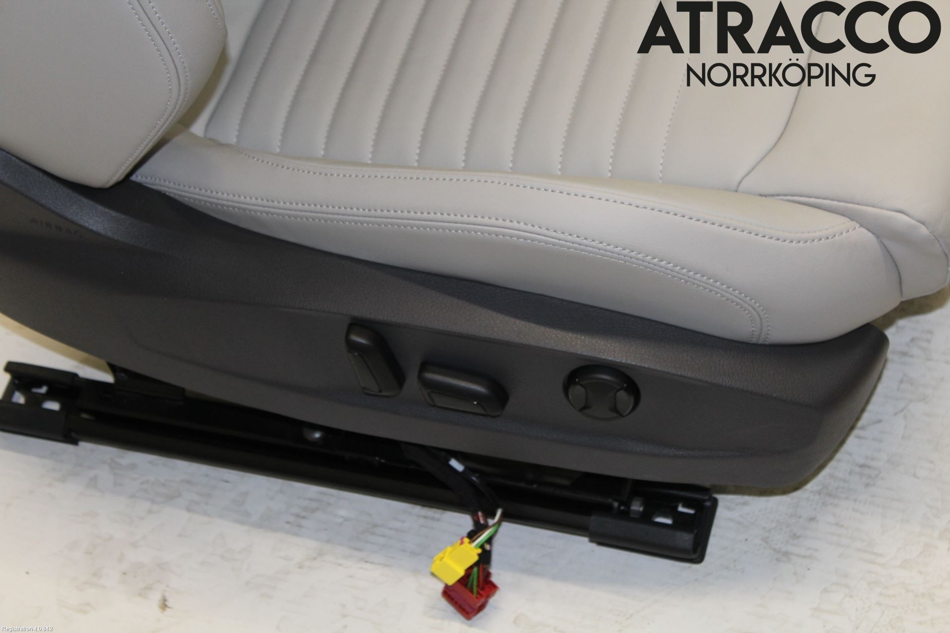 Volkswagen VW PASSAT 20-24 Innr Sete Foran Høyre