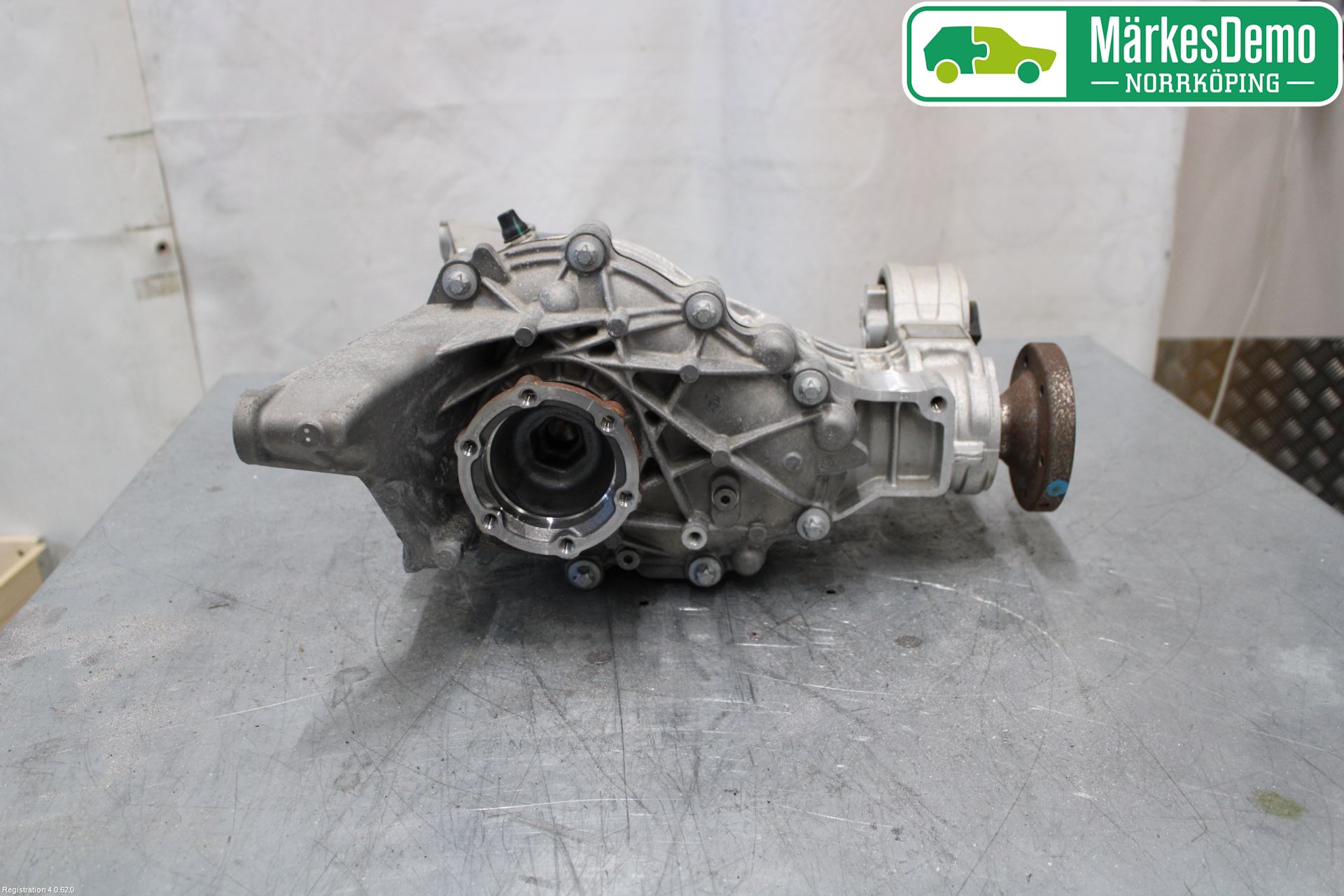 Audi A4/S4 B9 16-19 Bakaksel Kardang Bak -Diff