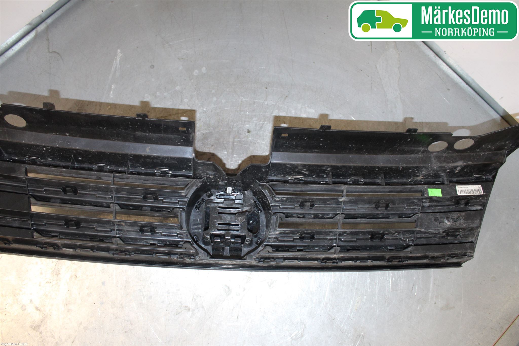 Volkswagen VW TIGUAN 16-24 Grill Komplett