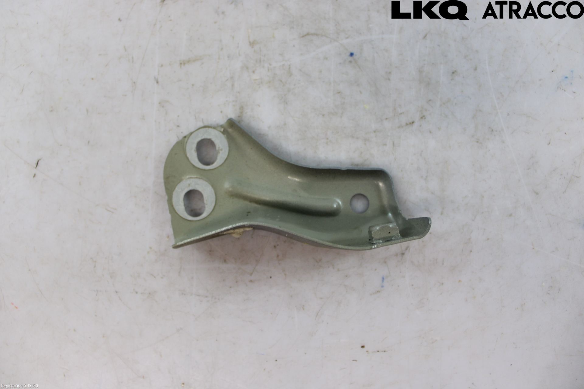 Volkswagen VW ID.7/TOURER 24- Frontskjermfeste Venstre
