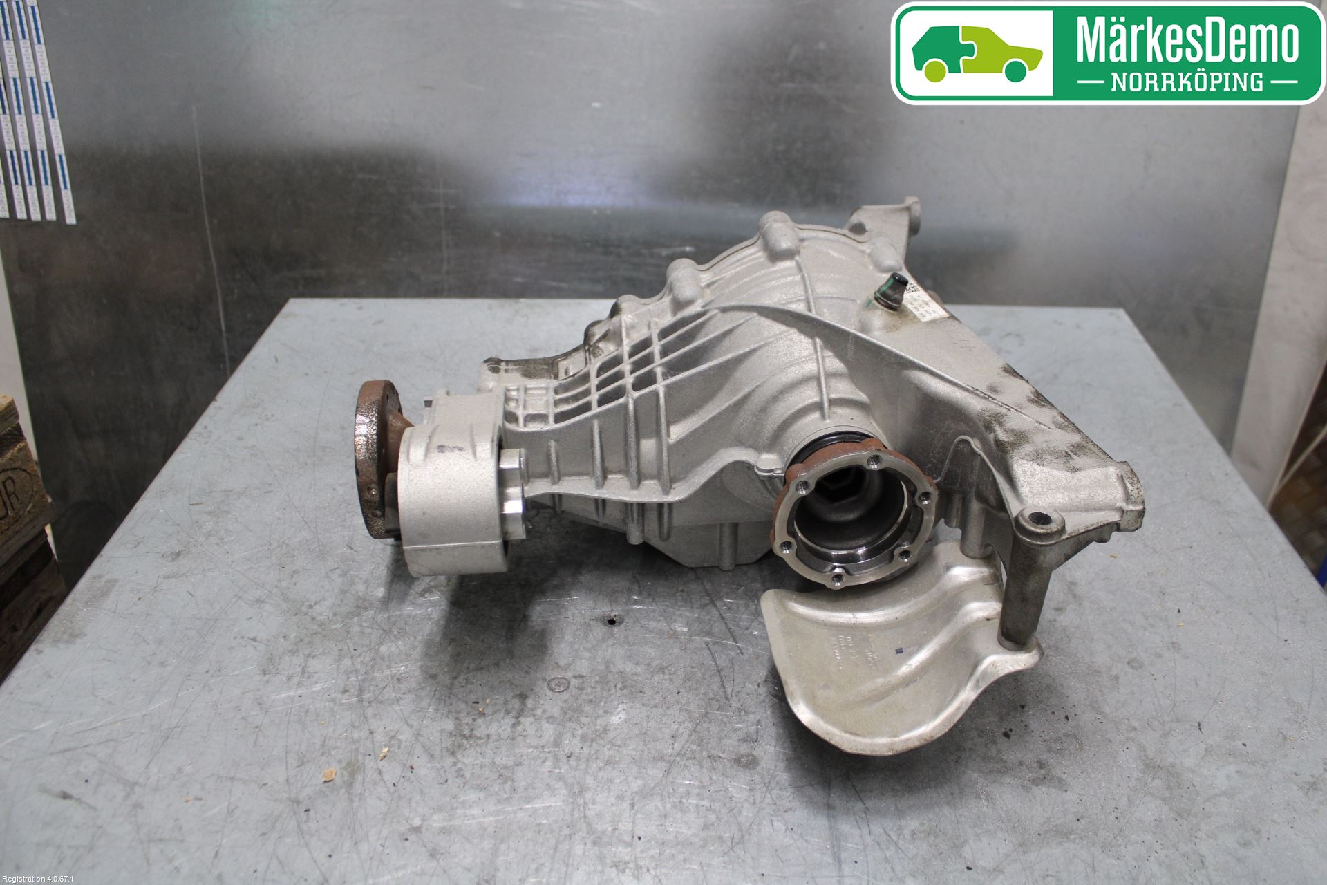 Audi A4/S4 B9 16-19 Bakaksel Kardang Bak -Diff
