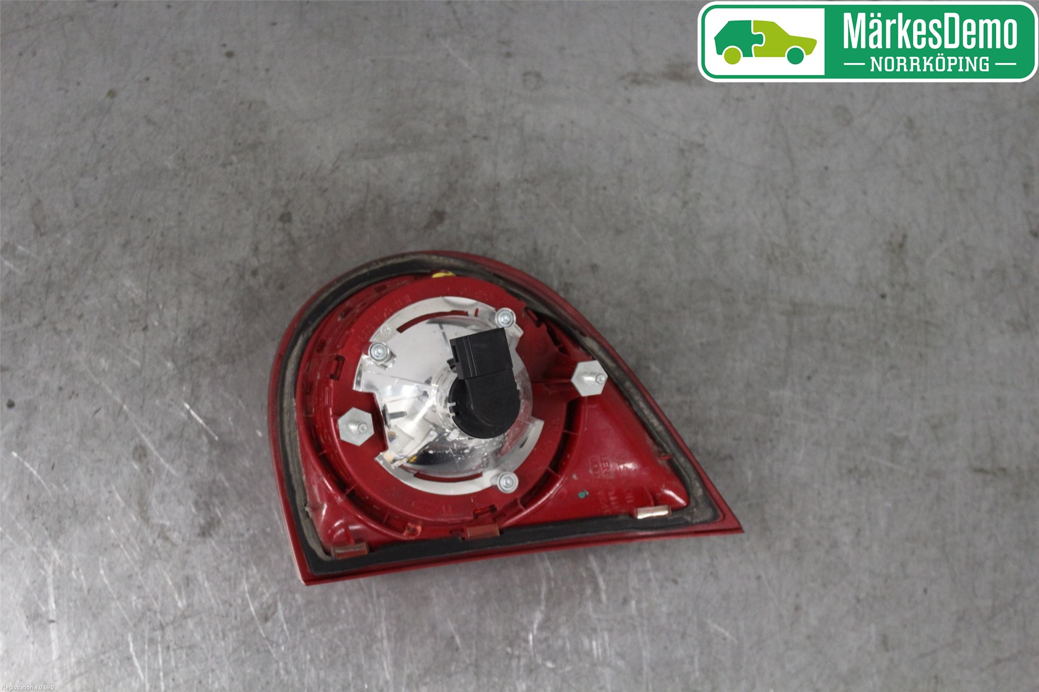 Volkswagen VW GOLF V 04-09 Baklykt Venstre  På Luke(Indre