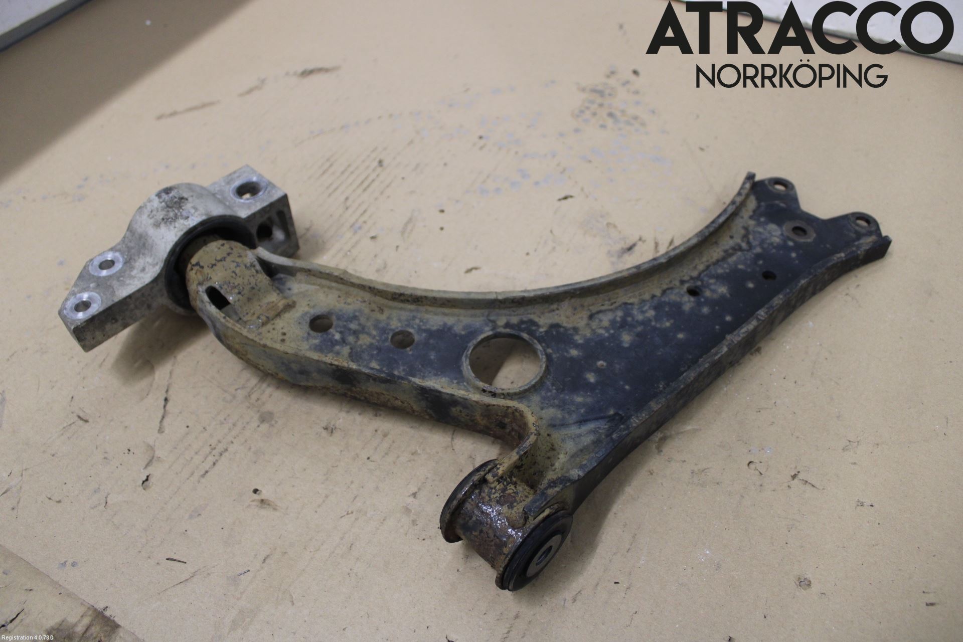 Volkswagen VW GOLF VI 09-13 Bærearm Foran Høyre Nedre