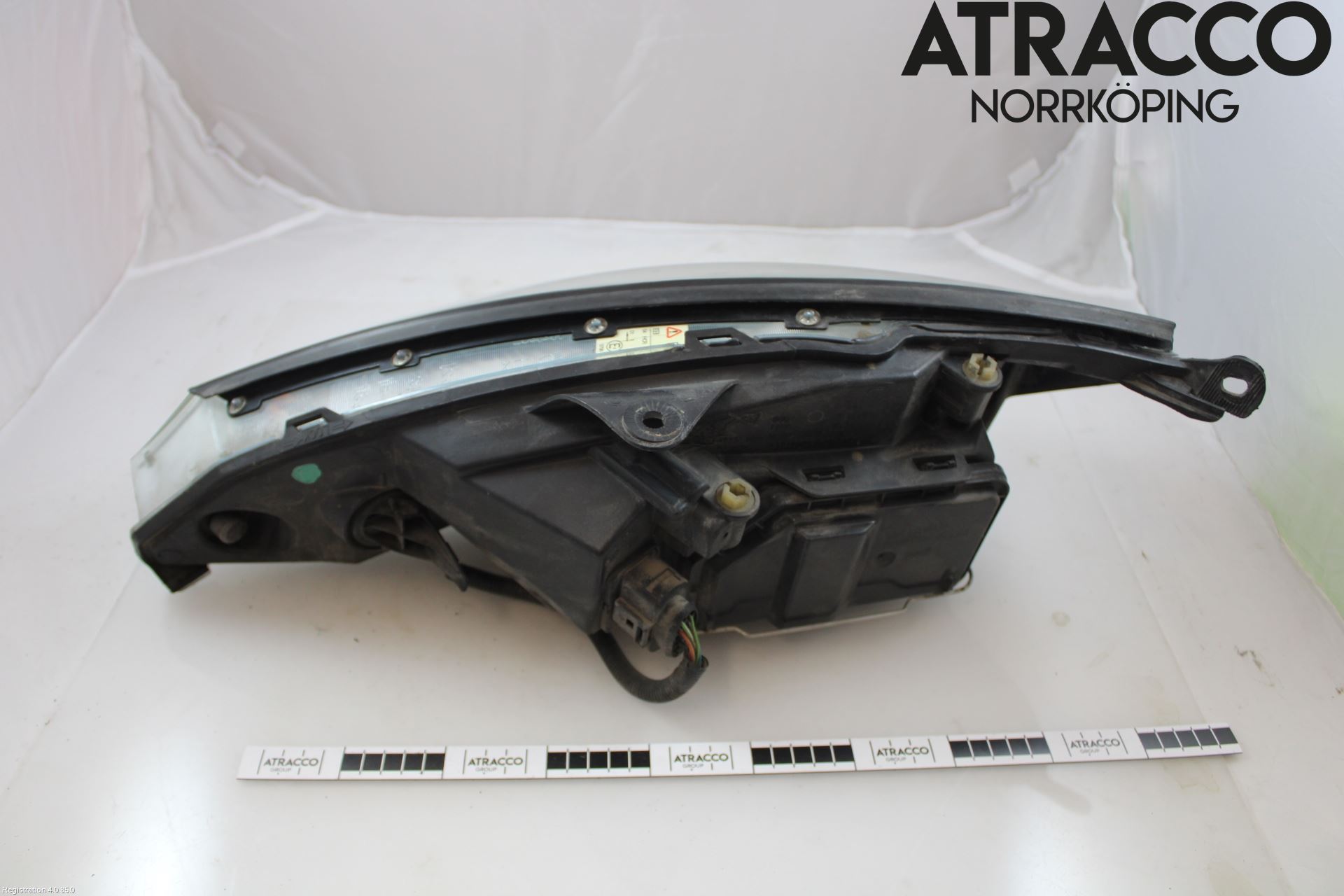 Ford FOCUS     99-04 Frontlykt Høyre