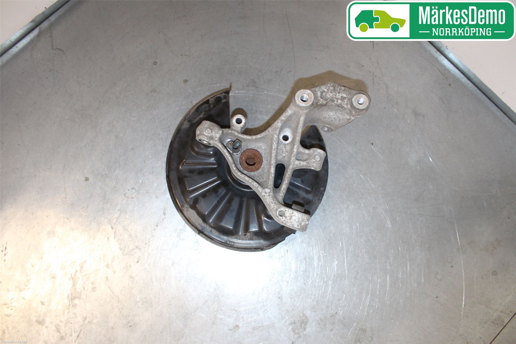 Volkswagen VW PASSAT 15-19 Spindel Vb
