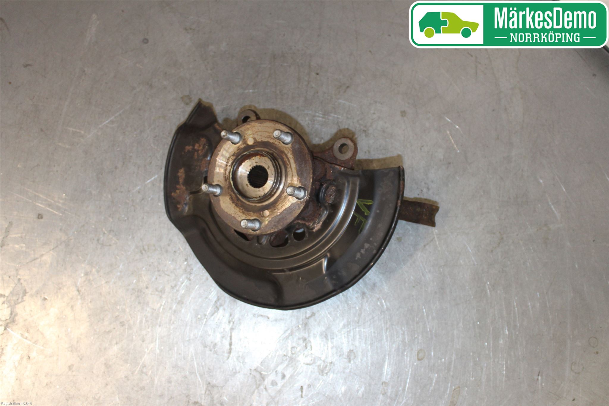 Toyota AURIS 13-19 Spindel Vf