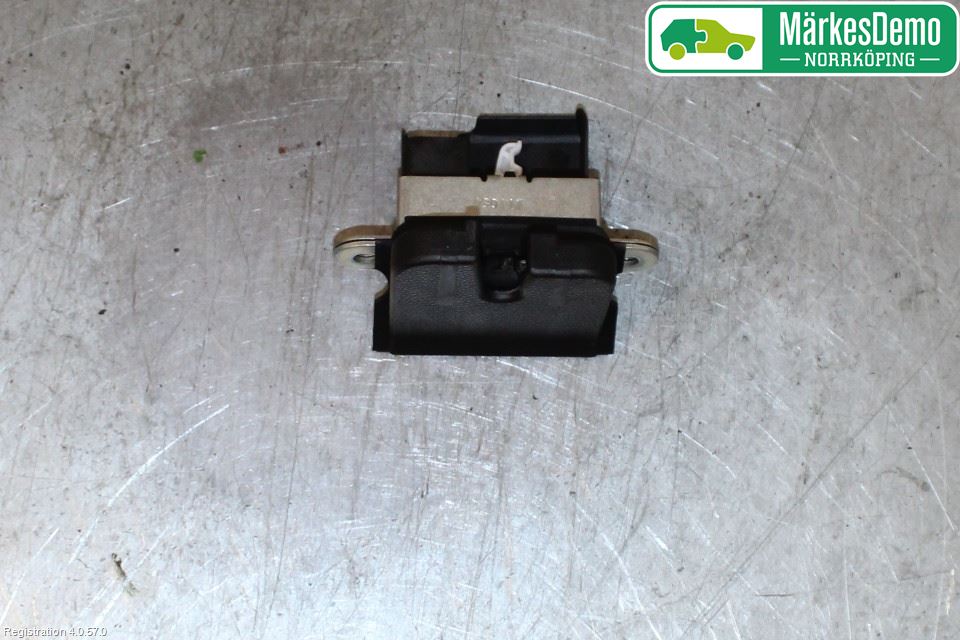 Volkswagen VW POLO 10-17 Bakluke-Lokk Låsekasse