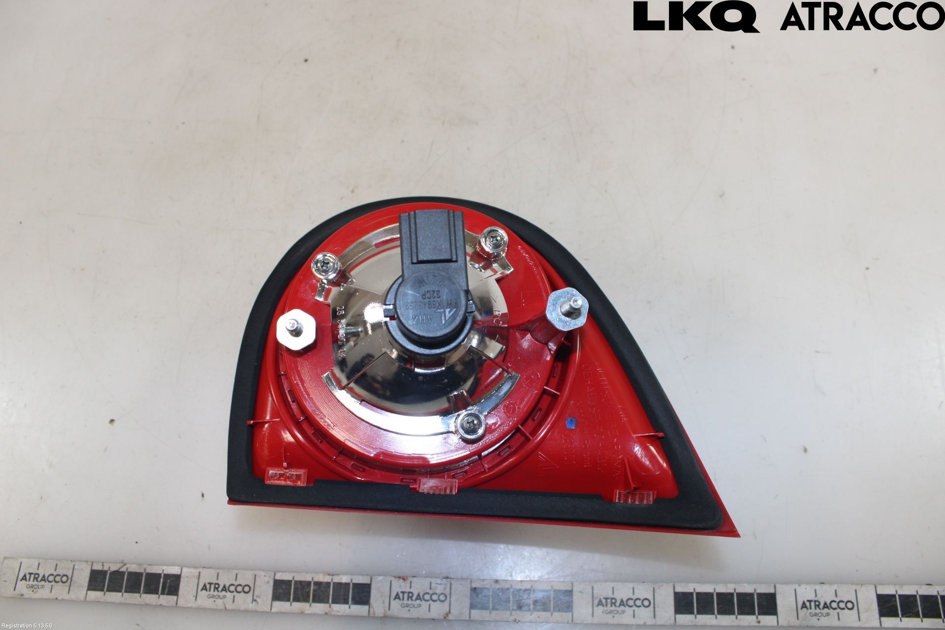 Volkswagen VW GOLF V 04-09 Baklykt Venstre  På Luke(Indre