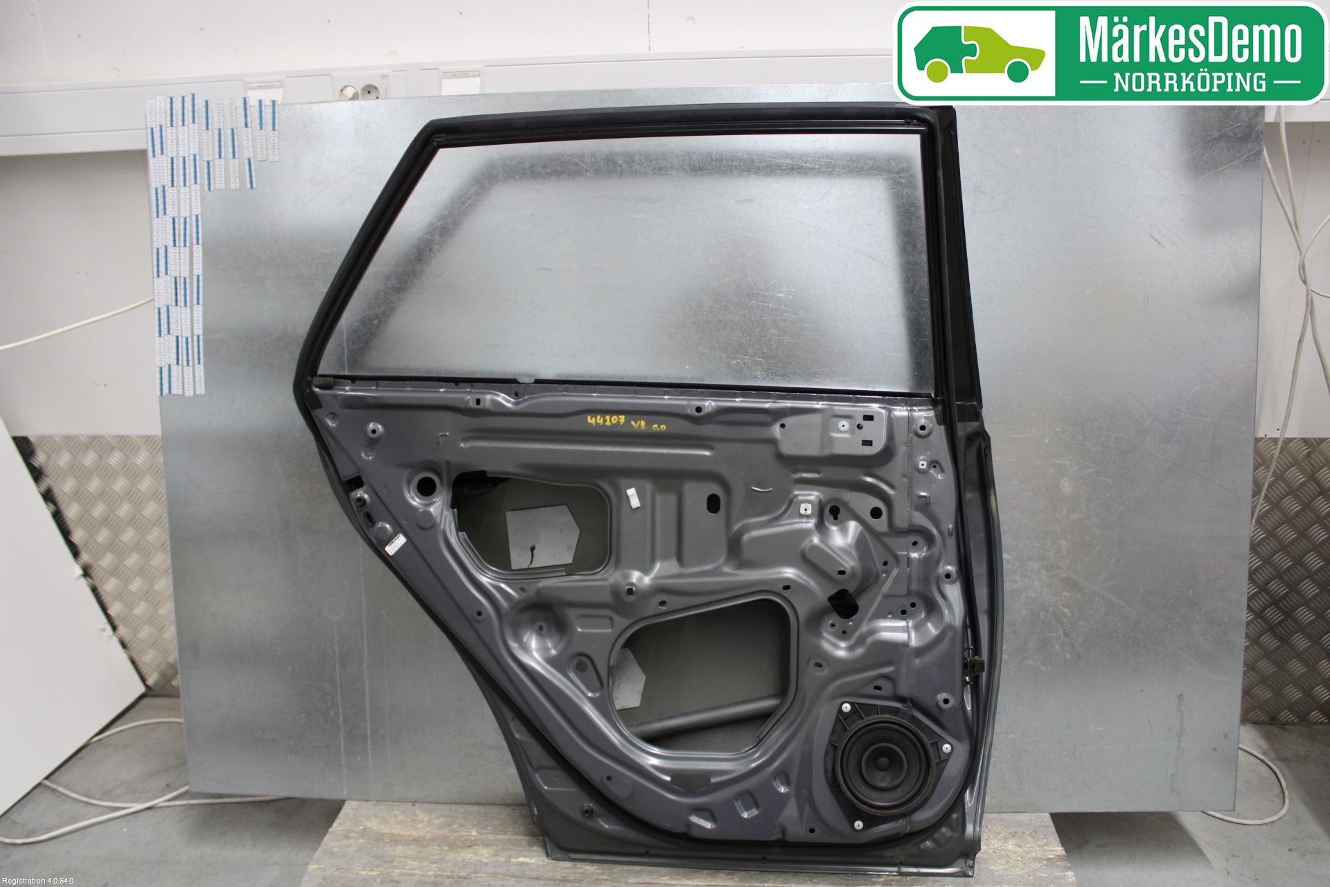 Toyota AVENSIS 03-06 Dør 4D Bak Venstre