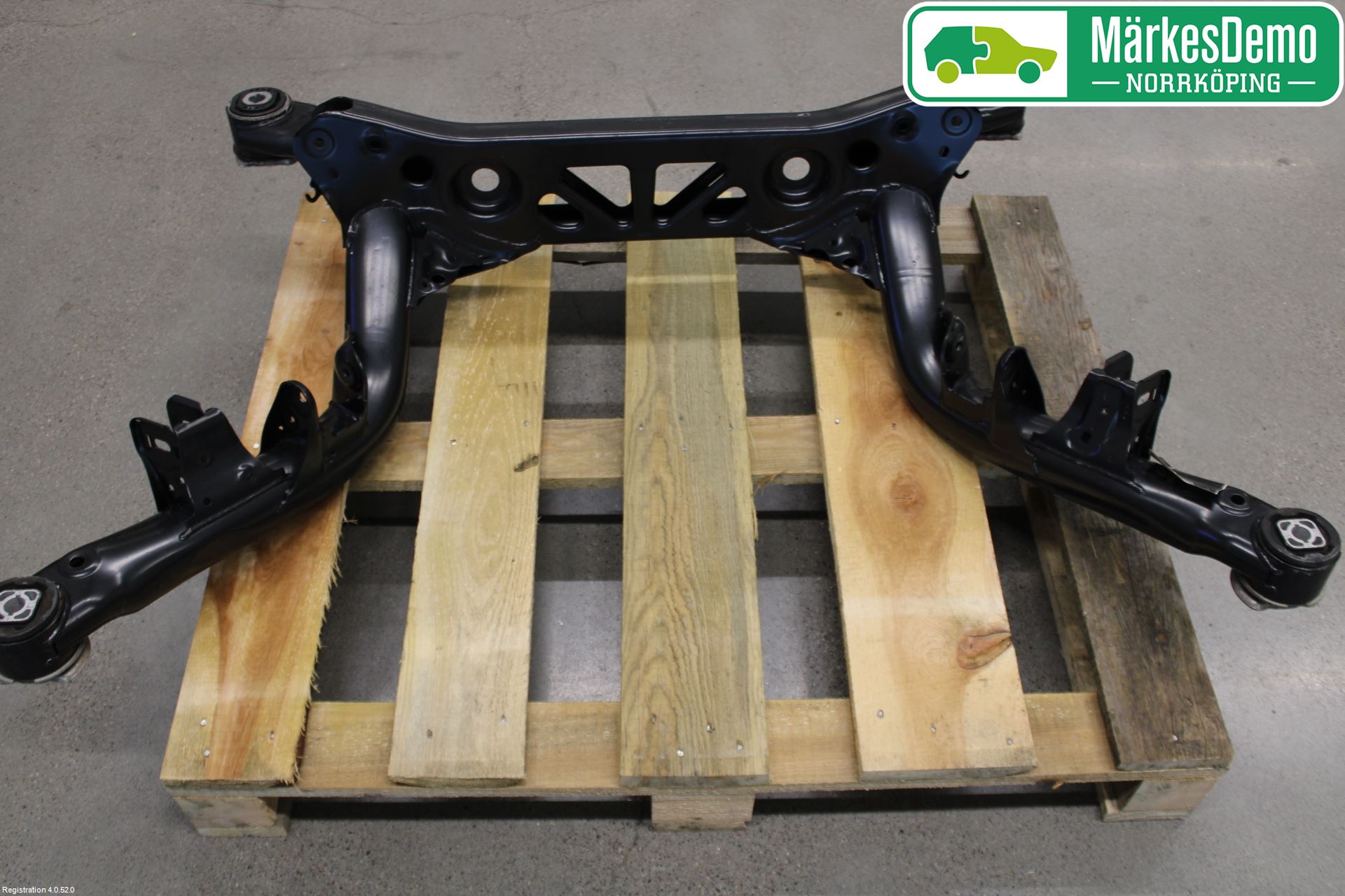 Audi A6/S6 4G 11-18 Bakaksel Feste Travers-Ramme